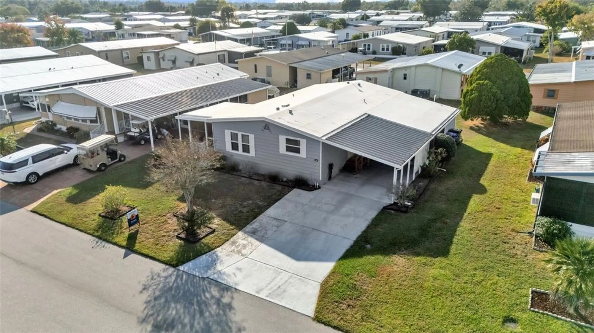 Property Slideshow image 6 of 59 | 5079 lodgewood dr, Lakeland, FL, 33810