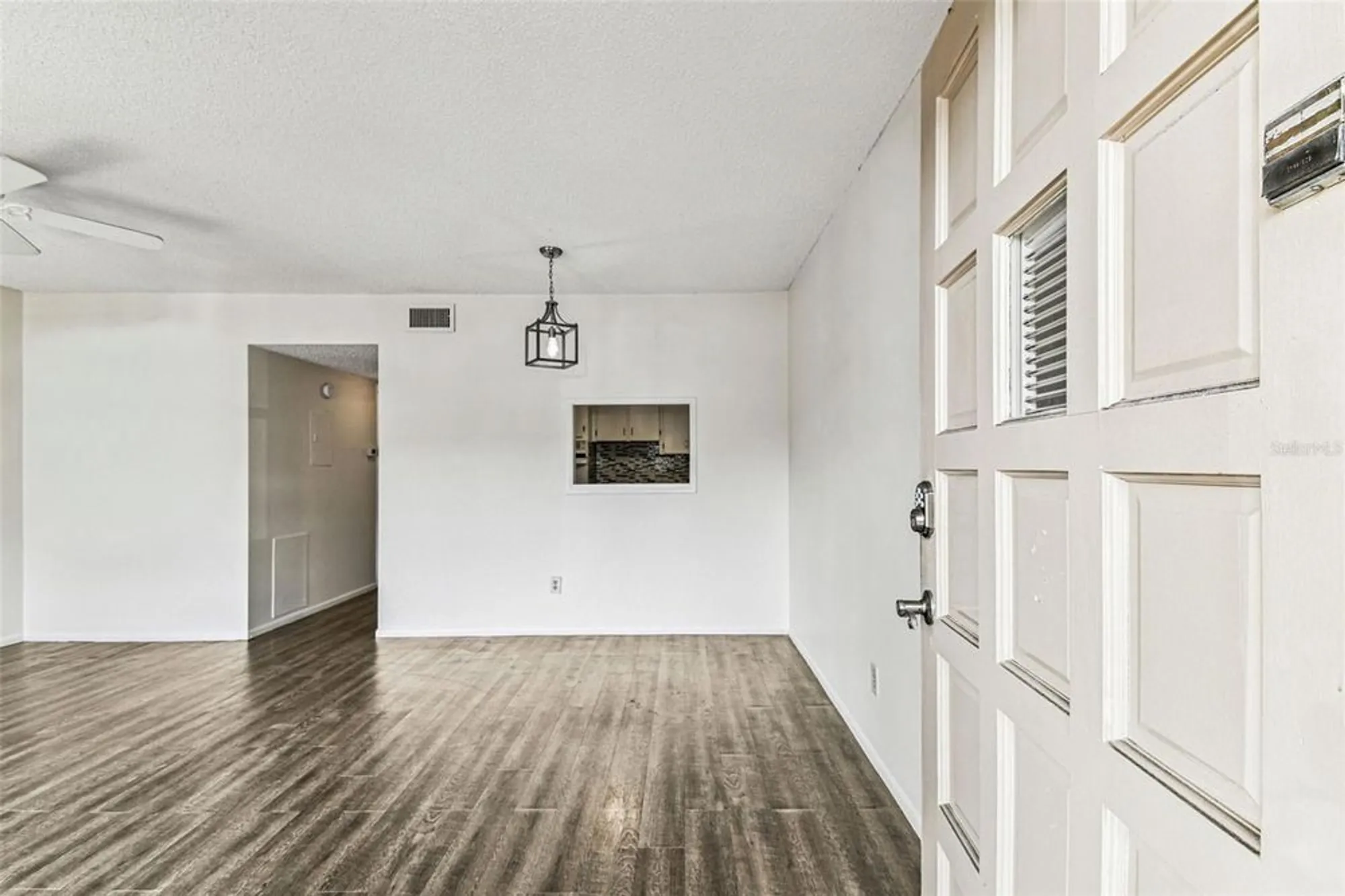 Property Slideshow image 7 of 73 | 2466 ecuadorian way apt 6, Clearwater, FL, 33763