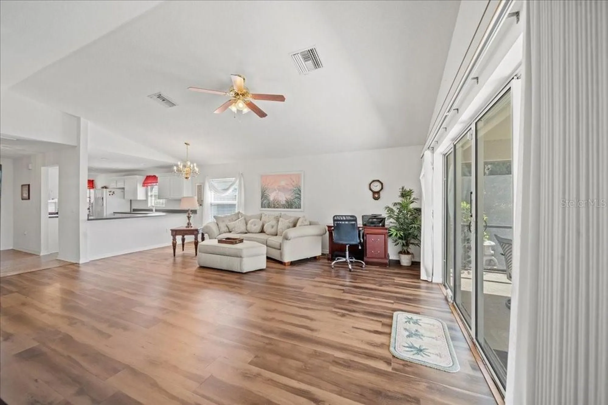 Property Slideshow image 13 of 42 | 364 lake suzanne dr, Lake Wales, FL, 33859