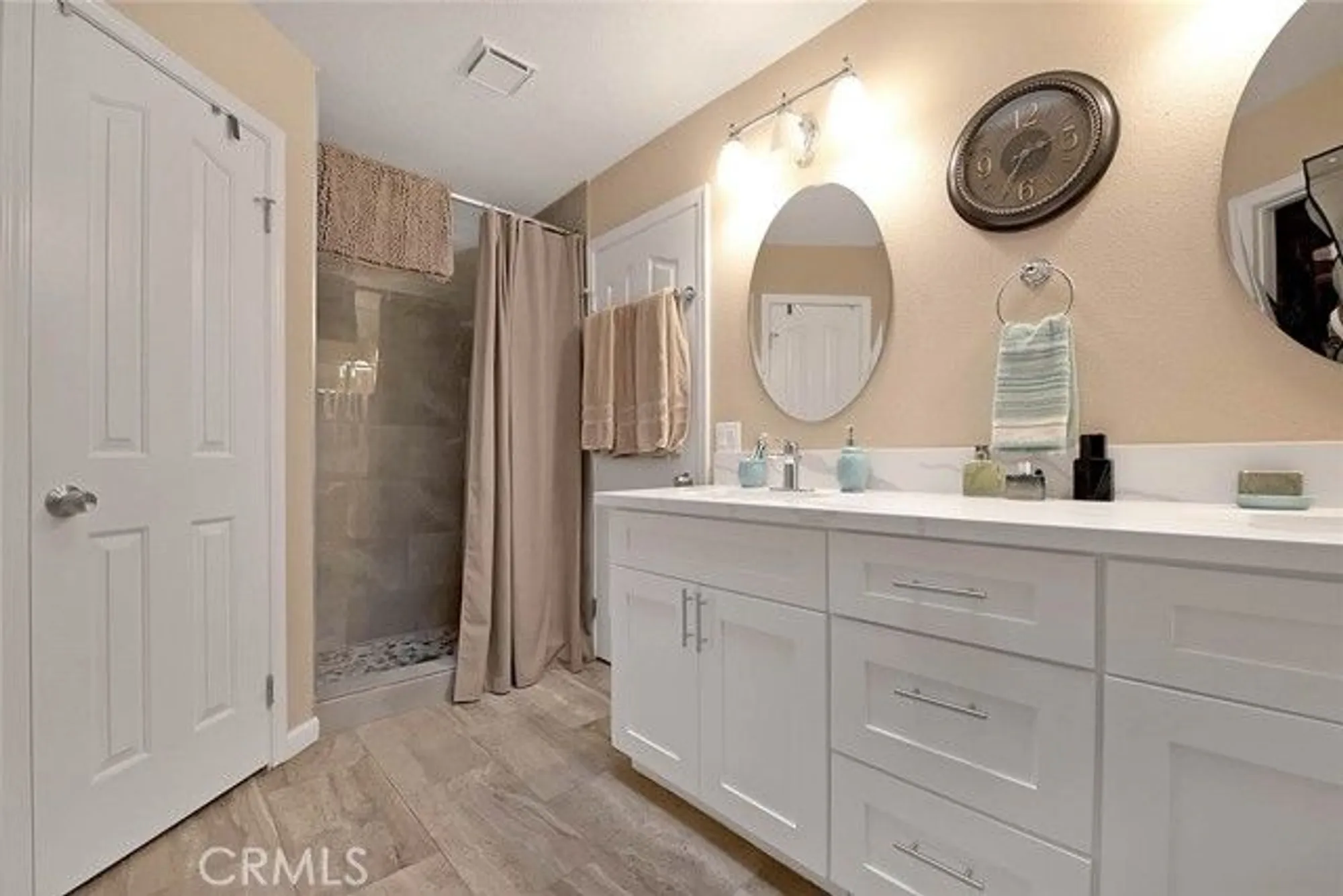 Property Slideshow image 31 of 50 | 40295 via francisco, Murrieta, CA, 92562