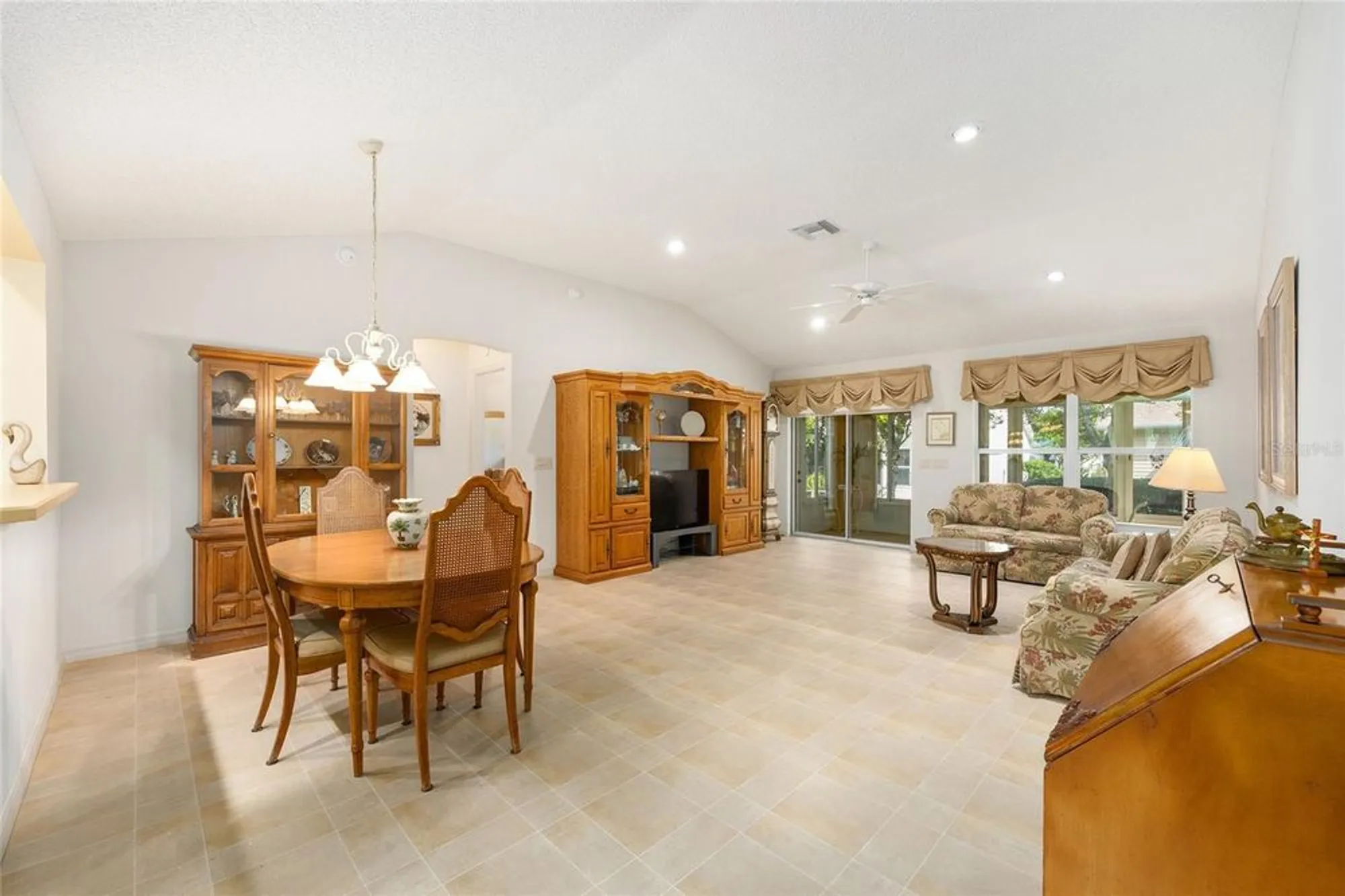 Property Slideshow image 14 of 47 | 8368 se 176th lawson loop, The Villages, FL, 32162
