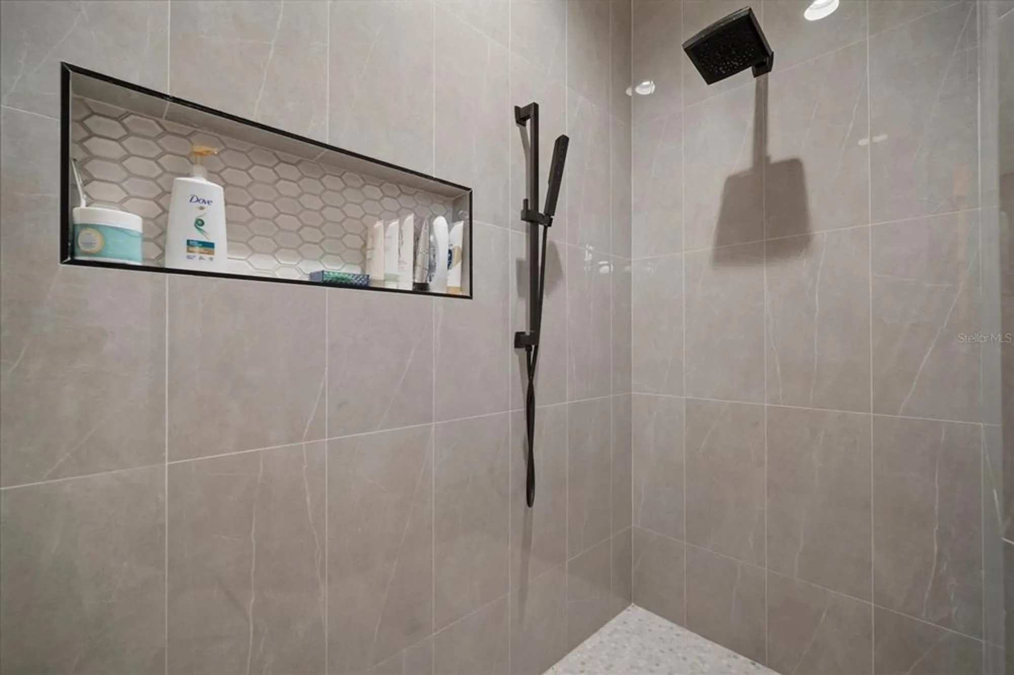 Property Slideshow image 48 of 94 | 825 islebay dr, Apollo Beach, FL, 33572