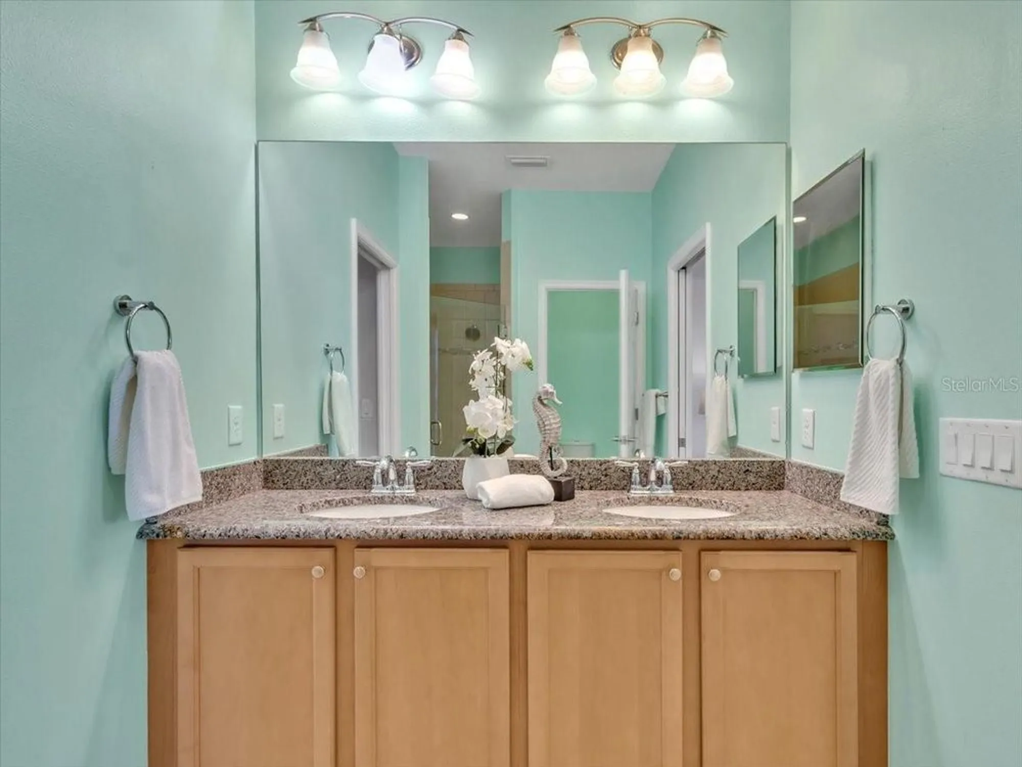 Property Slideshow image 29 of 52 | 635 chipper dr, Sun City Center, FL, 33573