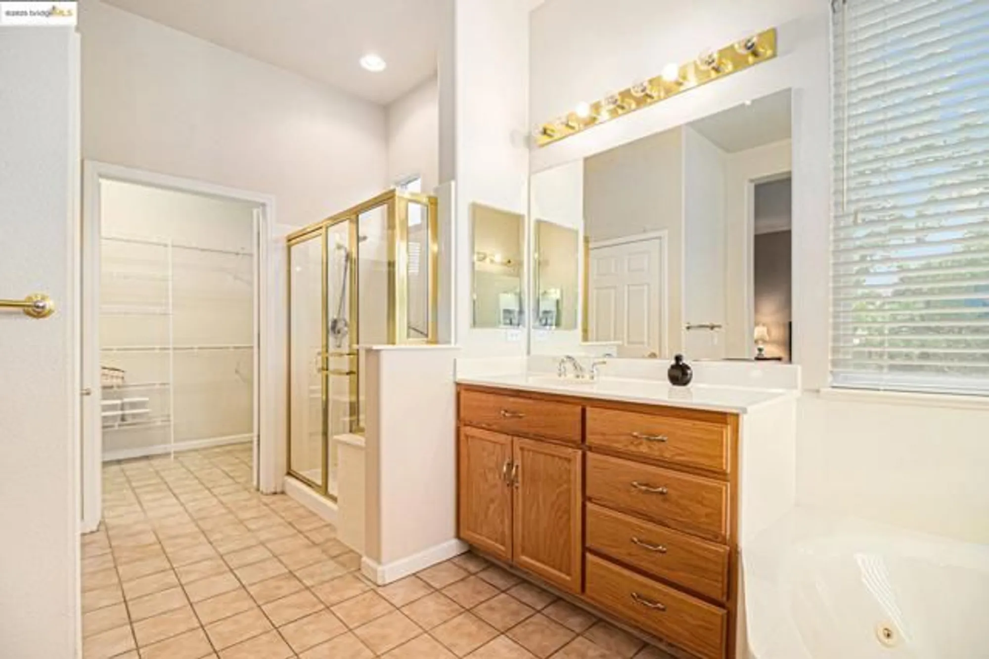 Property Slideshow image 21 of 40 | 1951 desert gold pl, Brentwood, CA, 94513