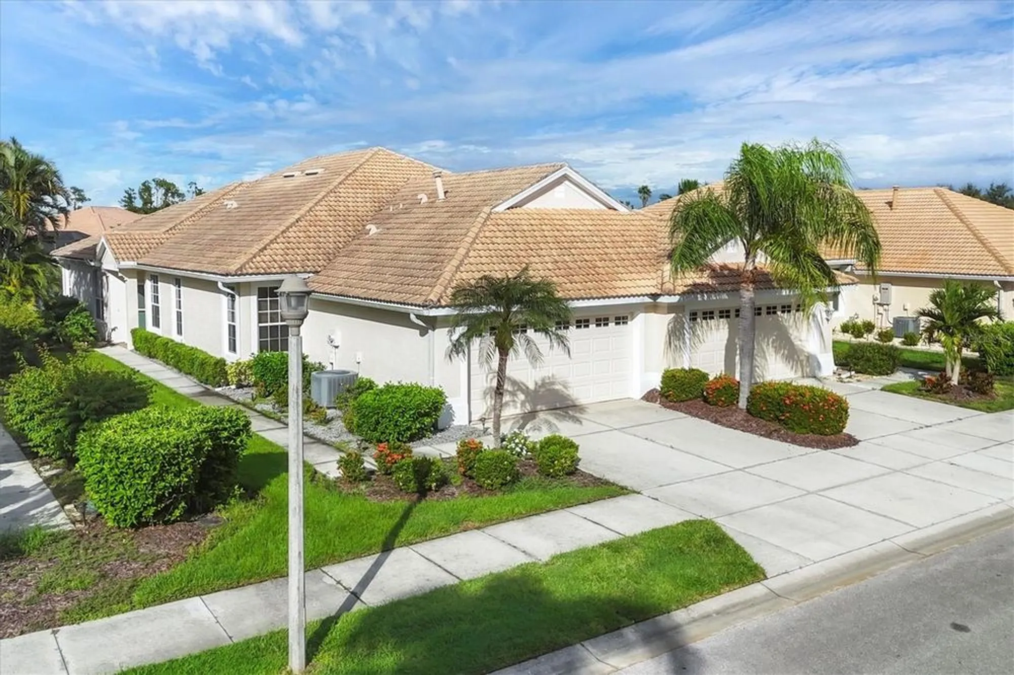 Property Slideshow image 5 of 76 | 4924 whispering oaks dr, North Port, FL, 34287