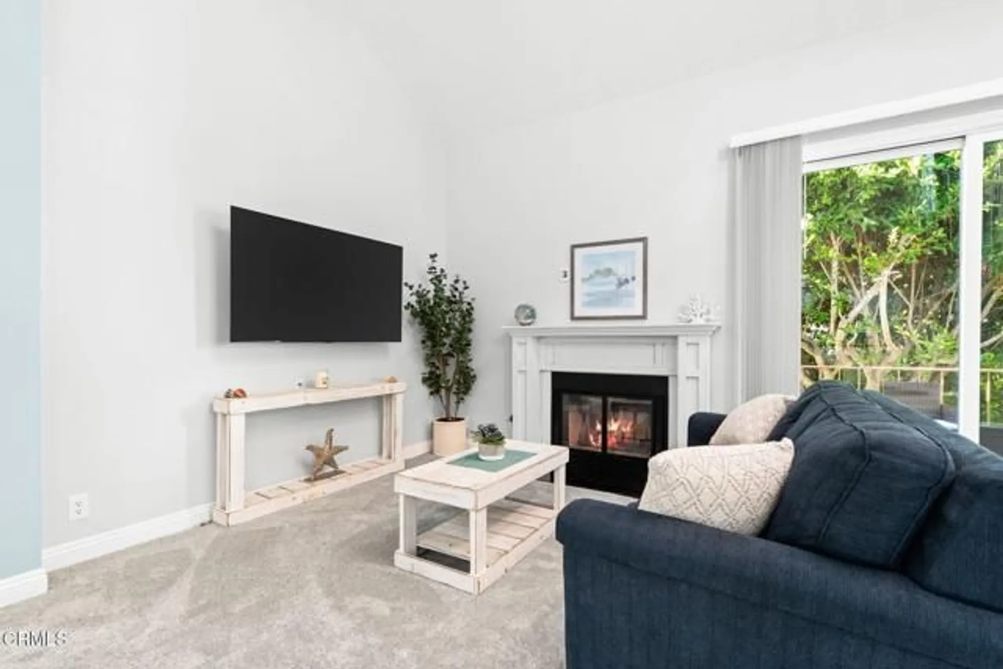 Property Slideshow image 14 of 53 | 2151 martinique ln, Oxnard, CA, 93035