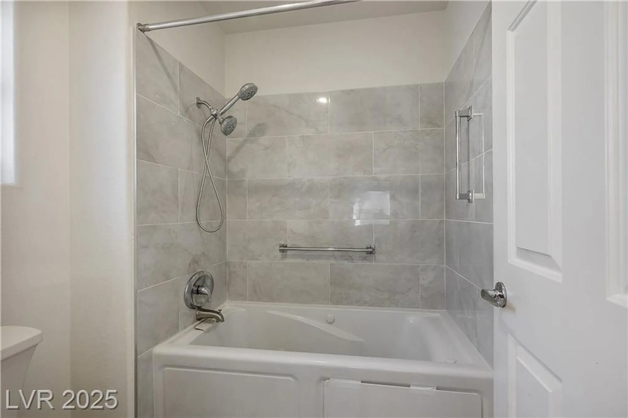 Property Slideshow image 20 of 74 | 10505 linden wood ct, Las Vegas, NV, 89134