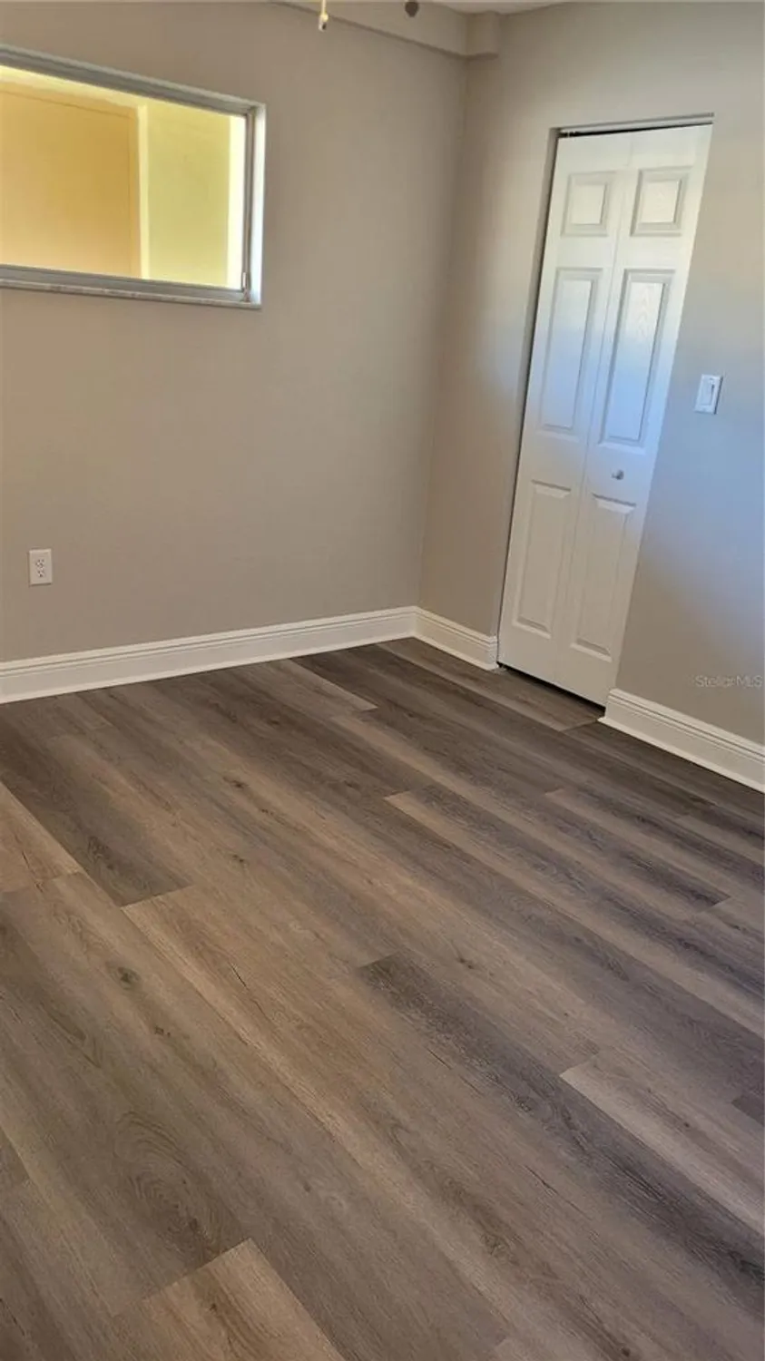 Property Slideshow image 11 of 32 | 4650 cove cir apt 111, St Petersburg, FL, 33708