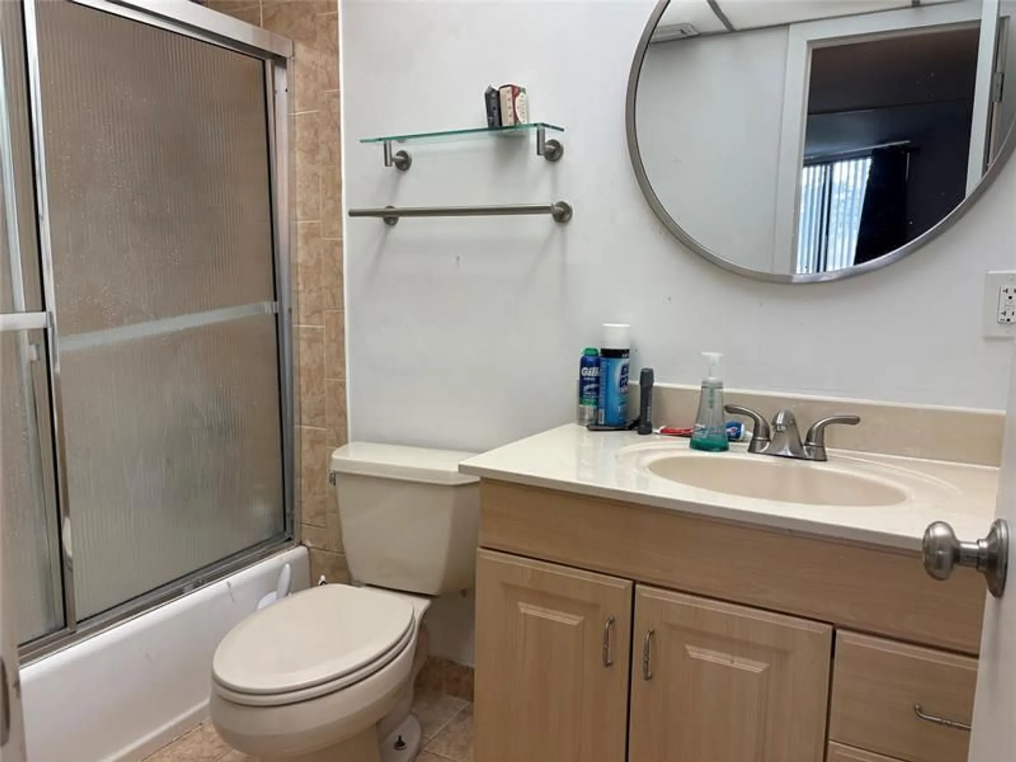 Property Slideshow image 7 of 10 | 6451 n university dr 112, Tamarac, FL, 33321