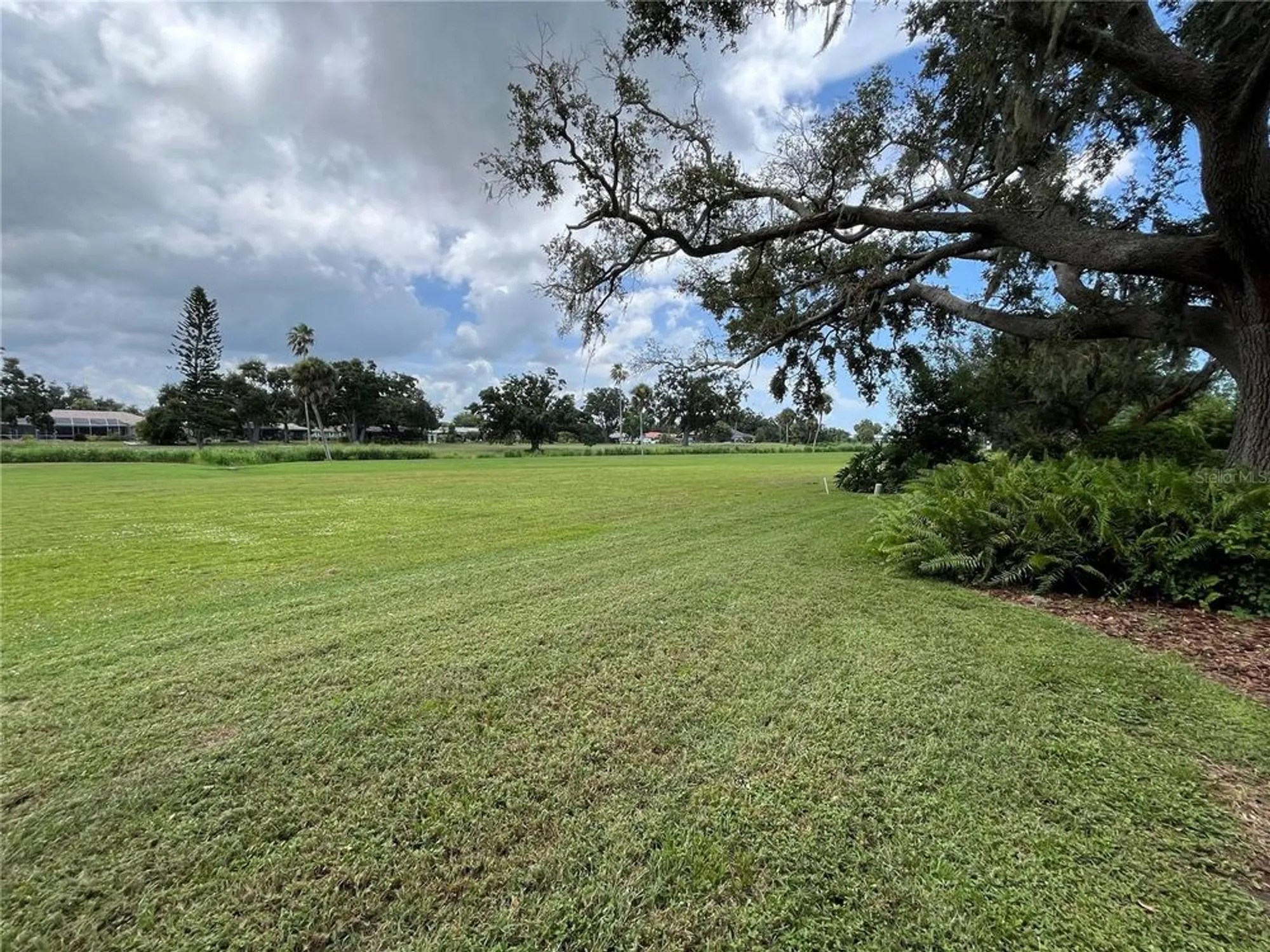 Property Slideshow image 41 of 52 | 3337 spring mill cir, Sarasota, FL, 34239