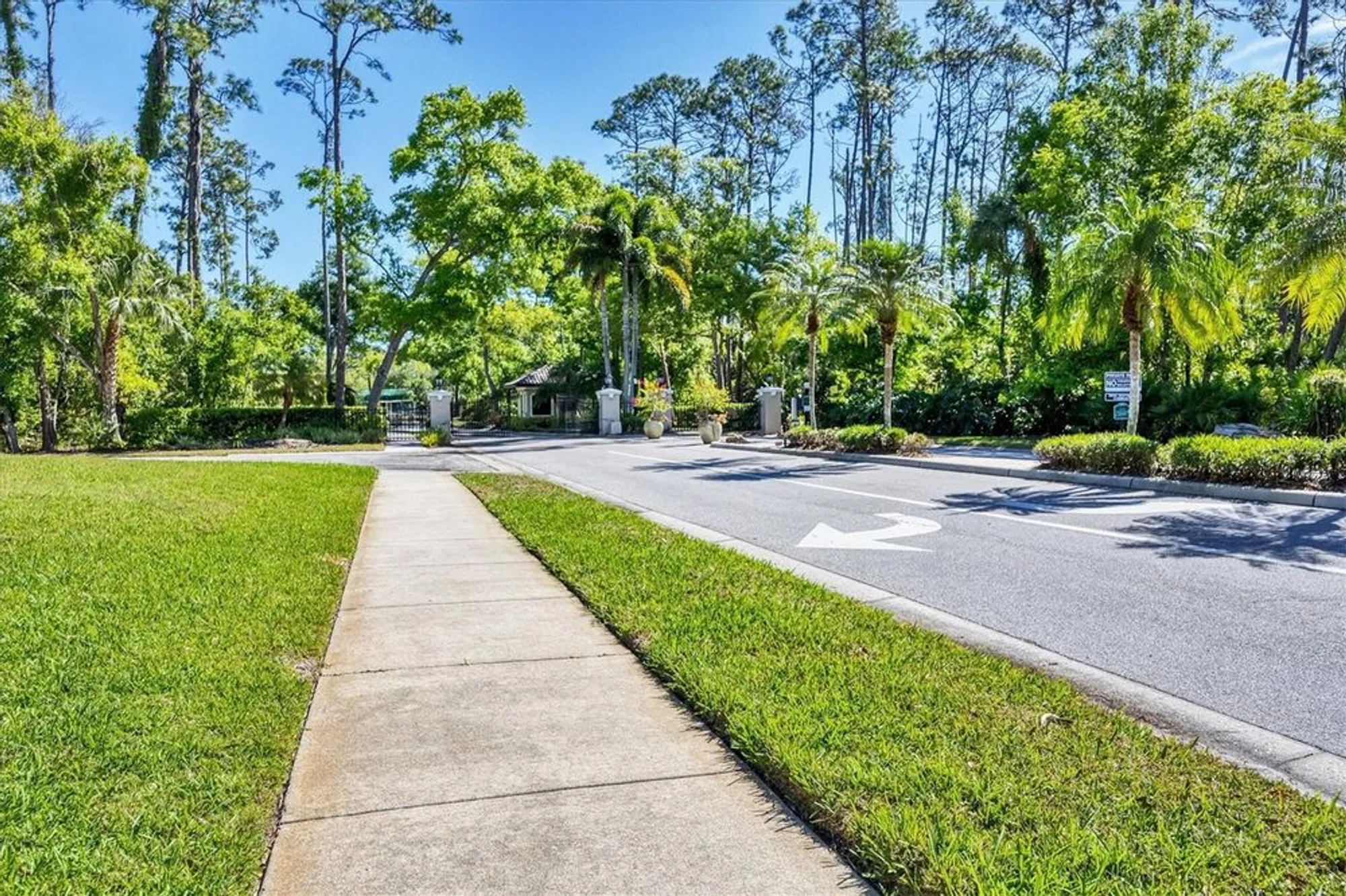 Property Slideshow image 77 of 94 | 7254 oak moss dr 72, Sarasota, FL, 34241