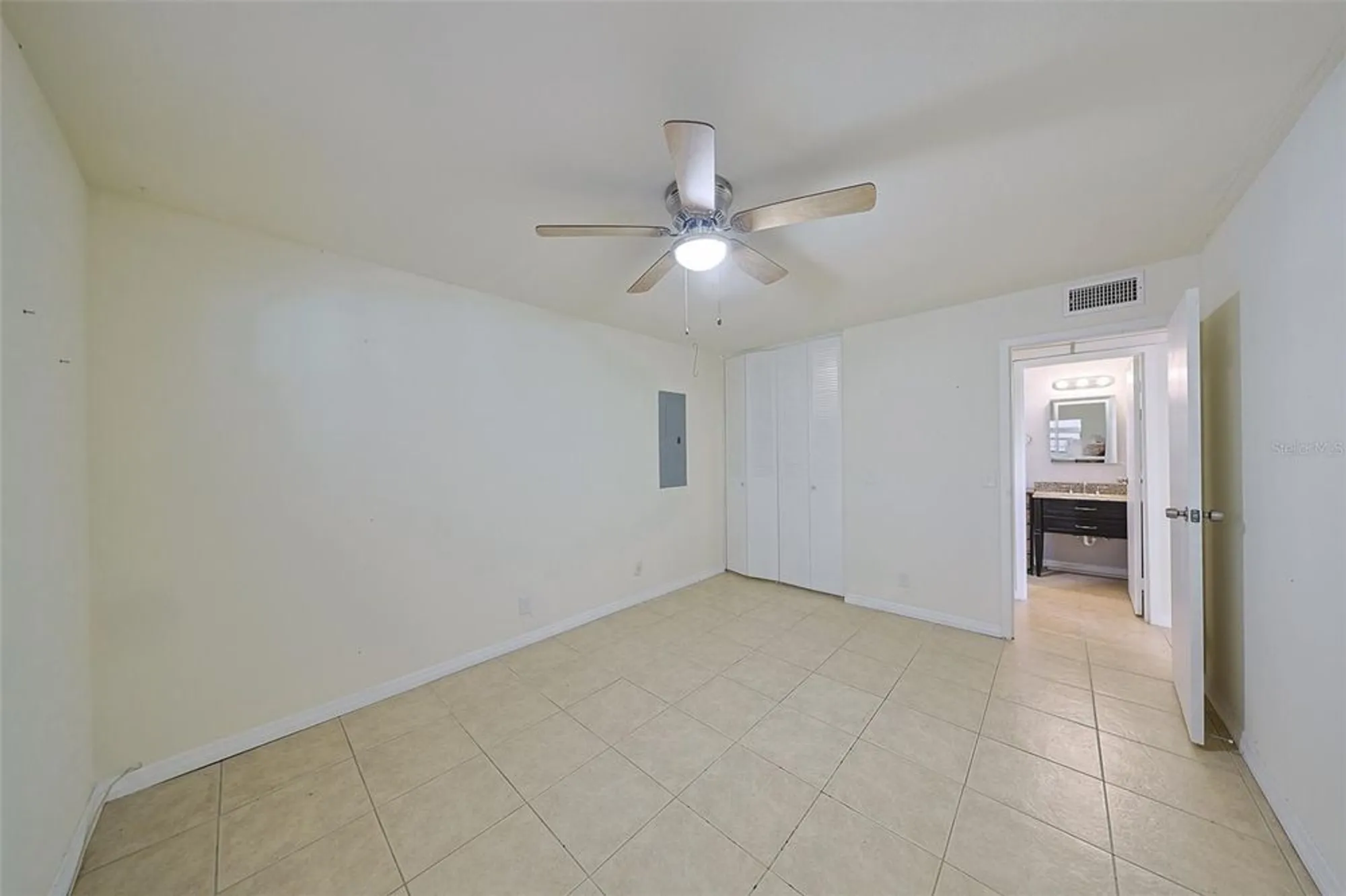 Property Slideshow image 24 of 59 | 202 bedford st 72, Sun City Center, FL, 33573