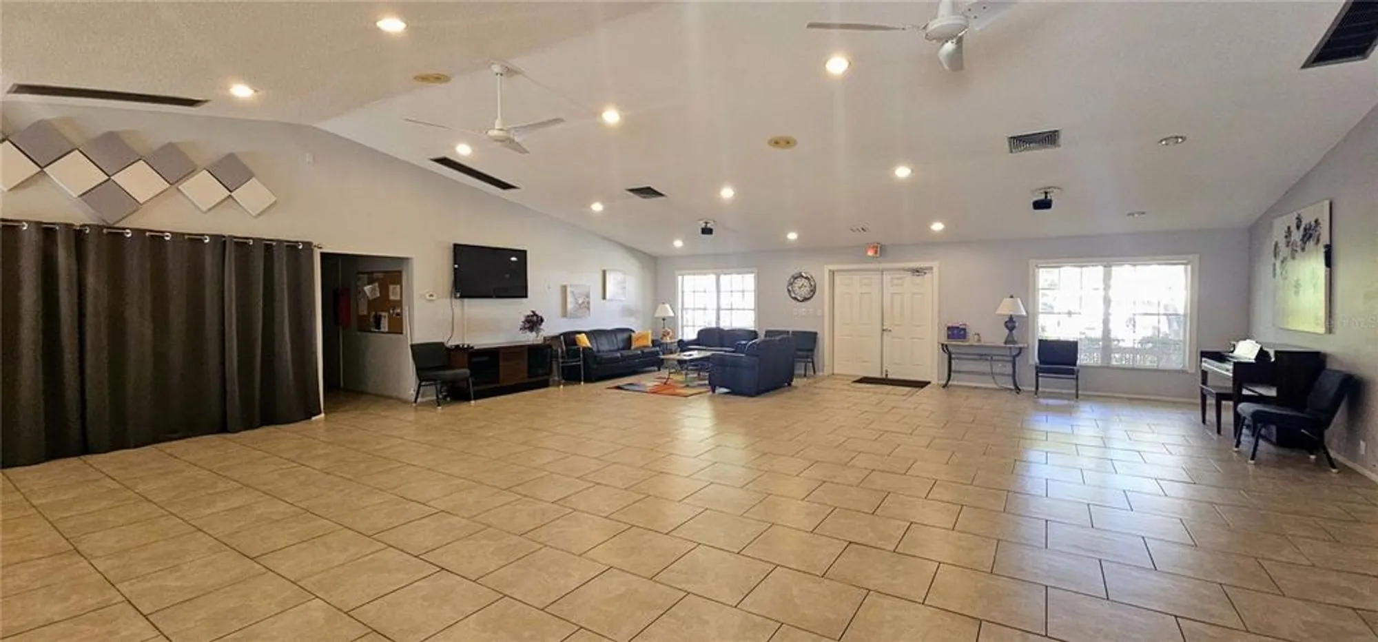 Property Slideshow image 24 of 26 | 4297 oakhurst cir 3051, Sarasota, FL, 34233