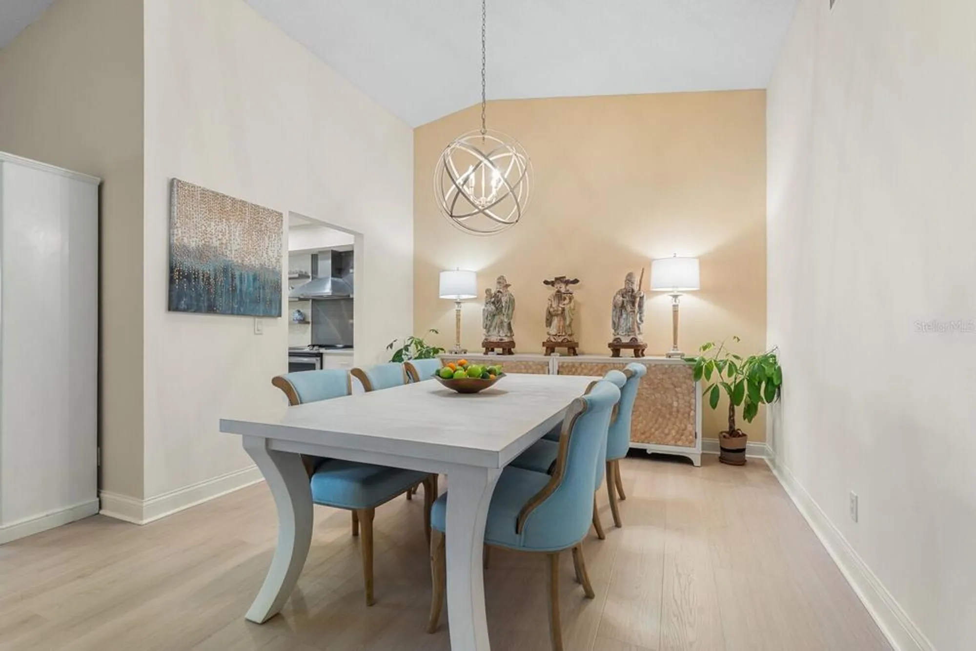 Property Slideshow image 10 of 49 | 4033 wilshire cir 139, Sarasota, FL, 34238