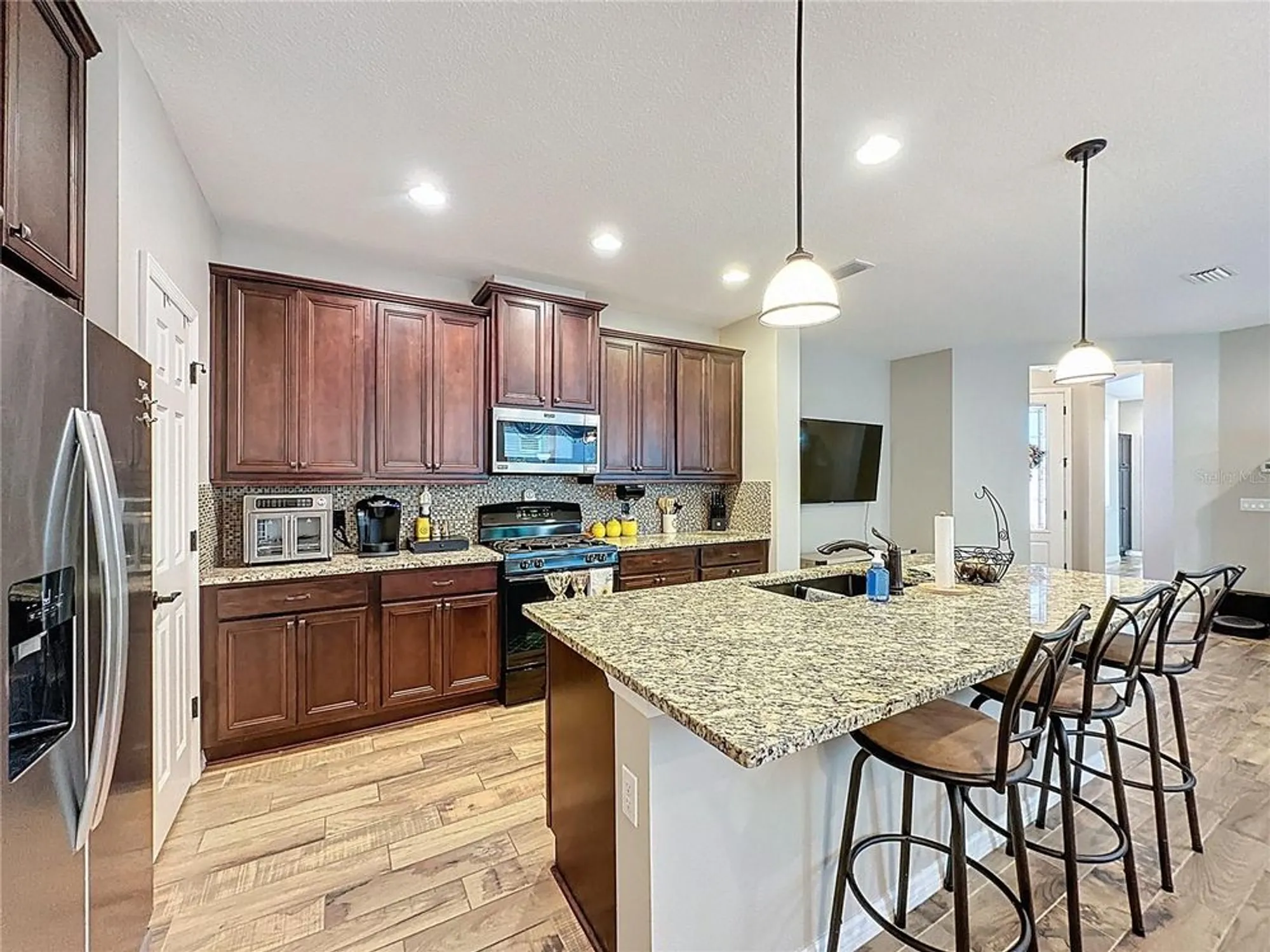 Property Slideshow image 12 of 73 | 126 bayou bend rd, Groveland, FL, 34736