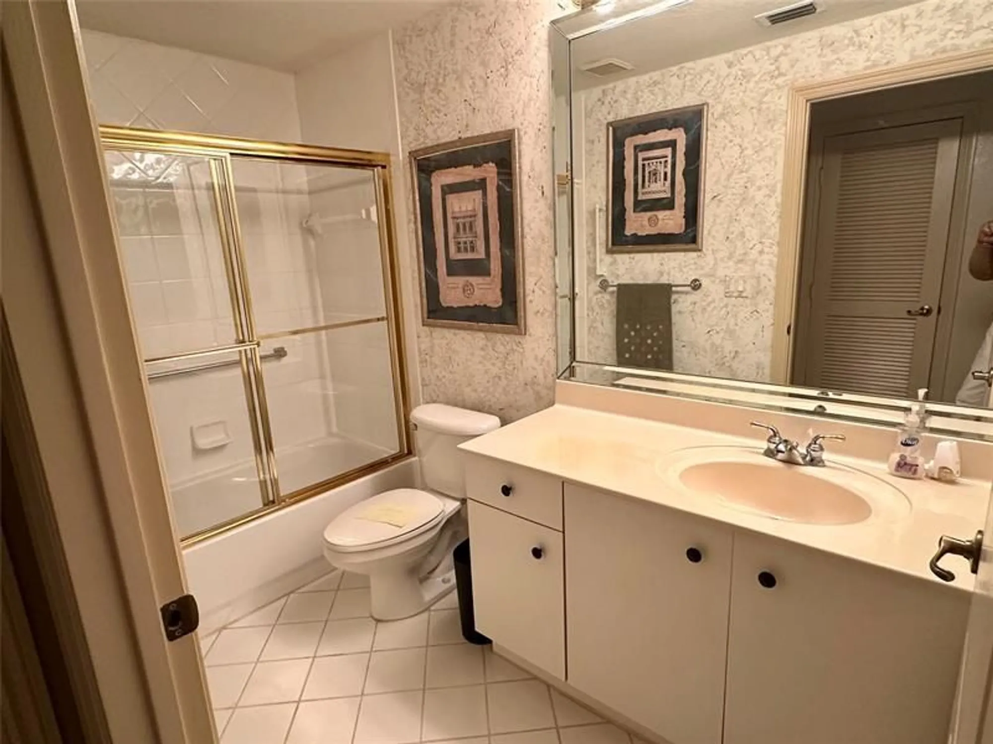 Property Slideshow image 10 of 23 | 7727 southampton ter 303, Tamarac, FL, 33321