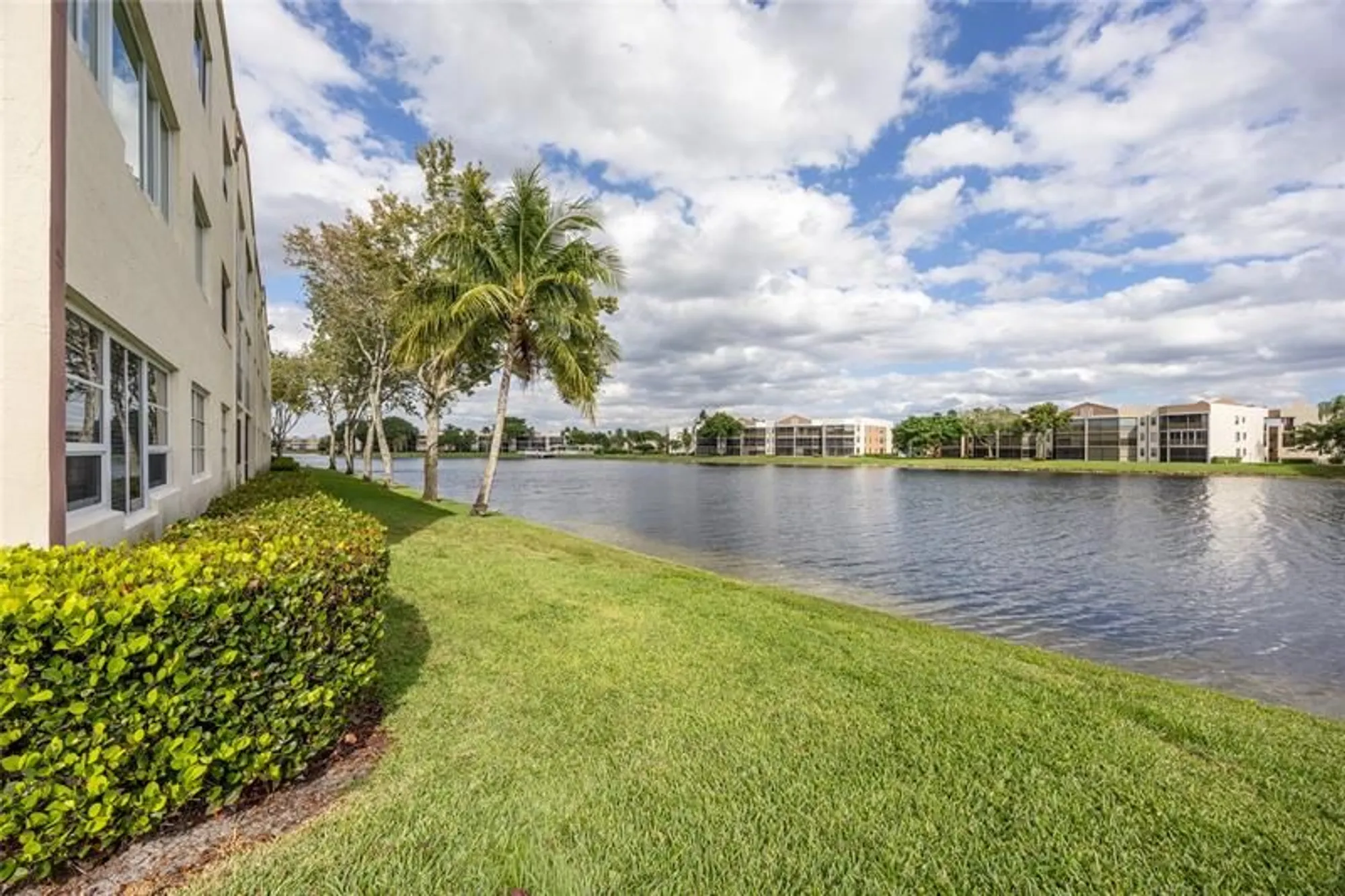 Property Slideshow image 37 of 41 | 7186 s devon dr # 109, Tamarac, FL, 33321