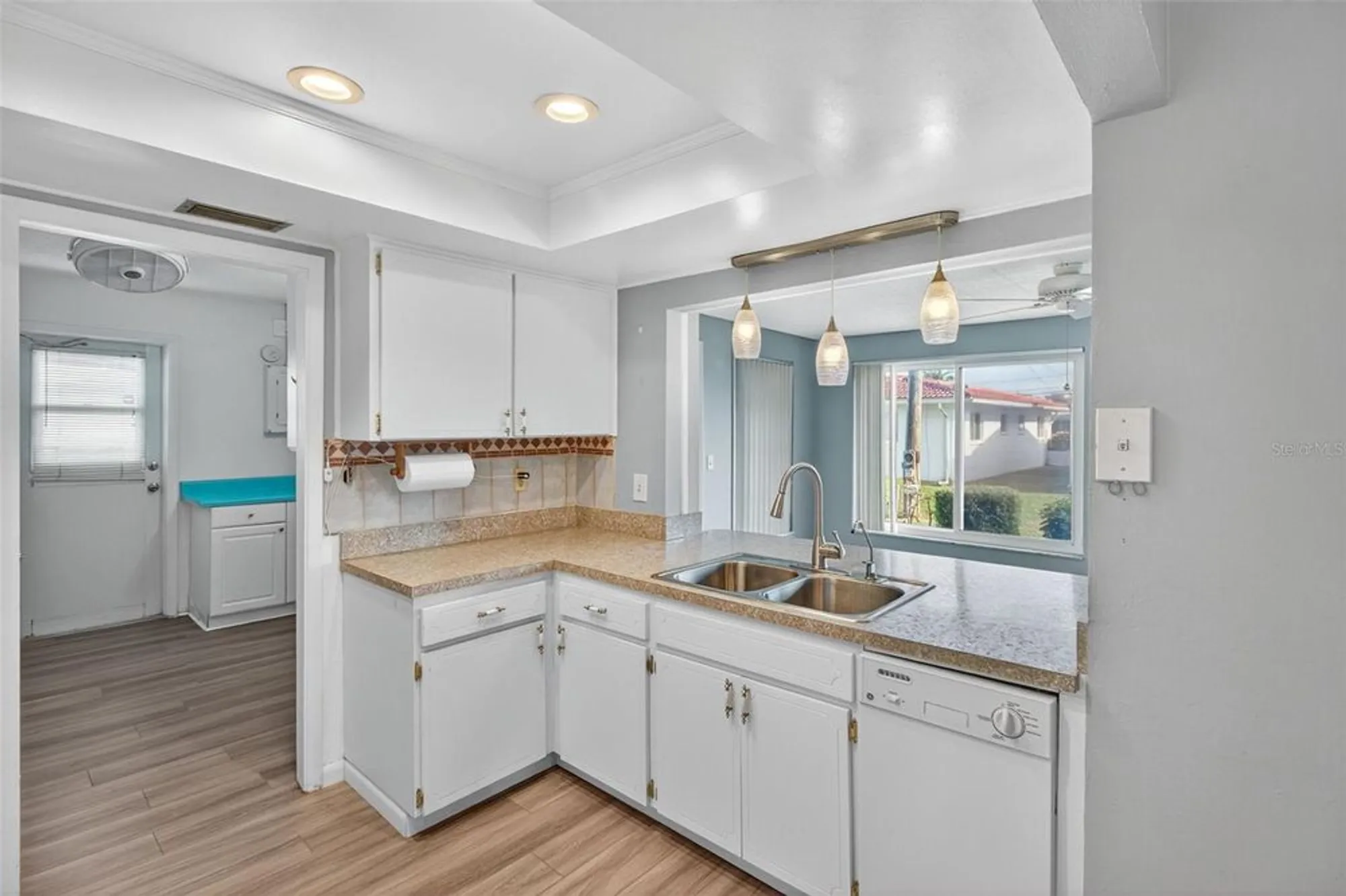 Property Slideshow image 12 of 35 | 9481 45th pl n # 9481, Pinellas Park, FL, 33782