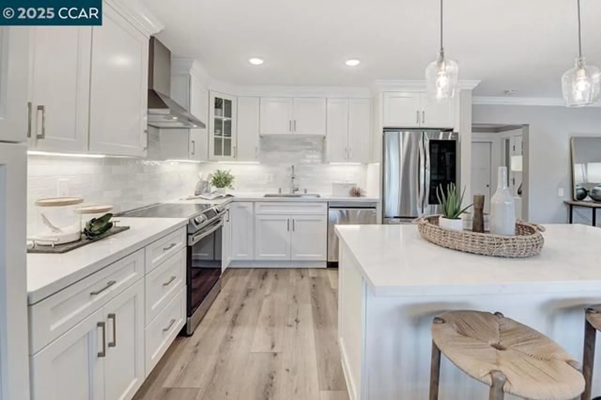 Property Slideshow image 12 of 60 | 1501 canyonwood ct 12, Walnut Creek, CA, 94595