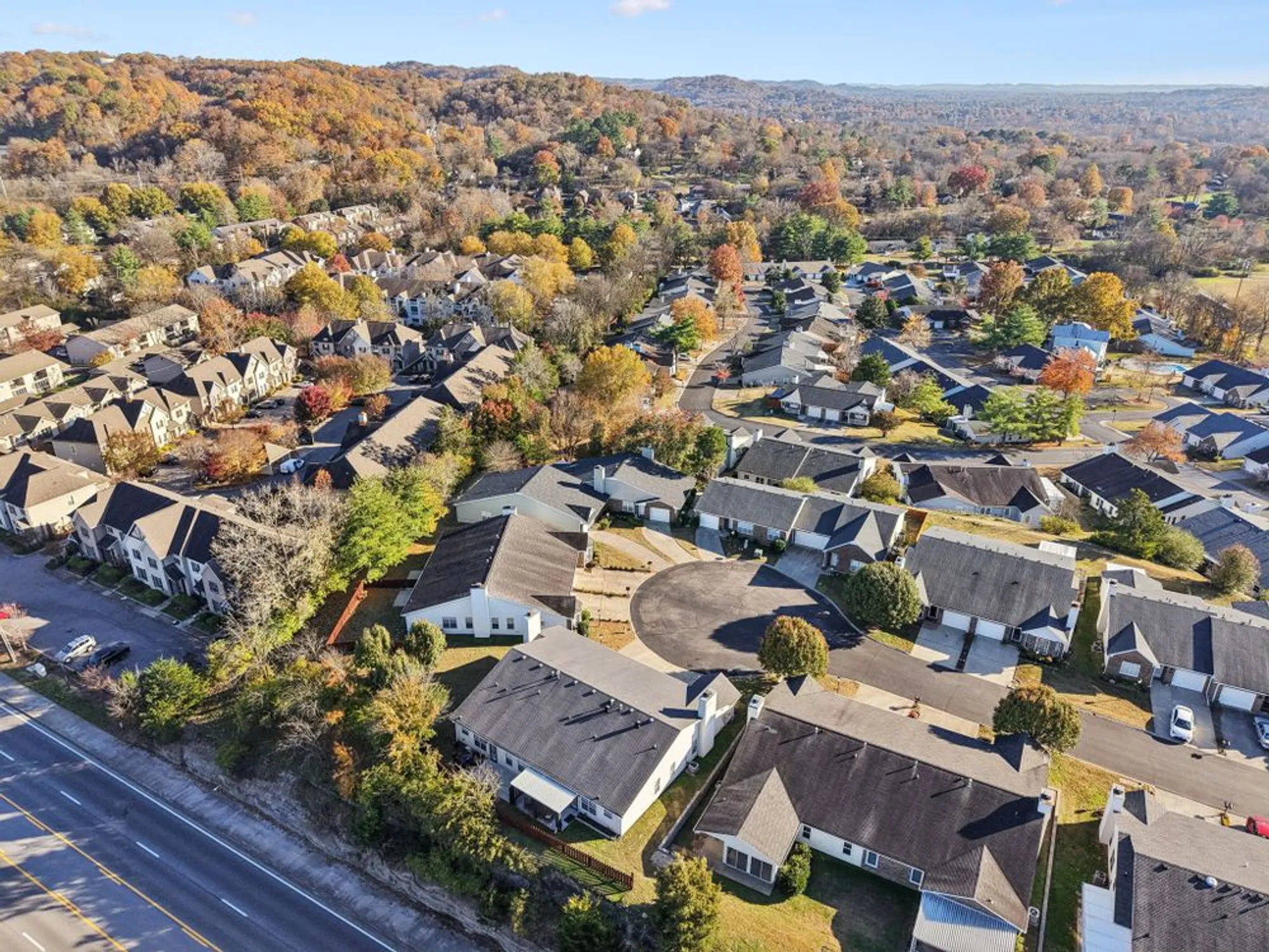 Property Slideshow image 43 of 49 | 117 newsom grn, Nashville, TN, 37221