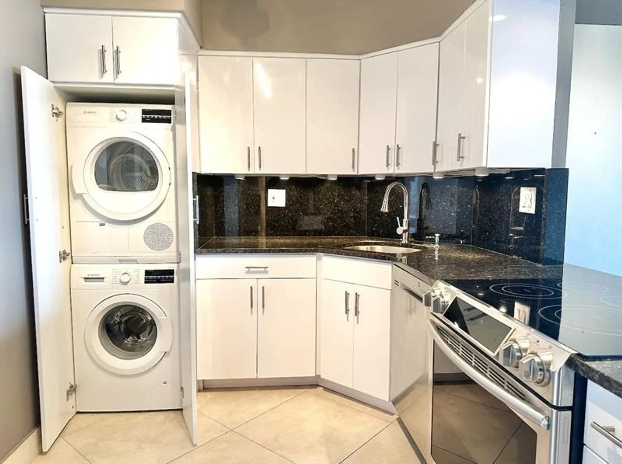Property Slideshow image 11 of 39 | 3233 ne 34th st apt 1404, Fort Lauderdale, FL, 33308