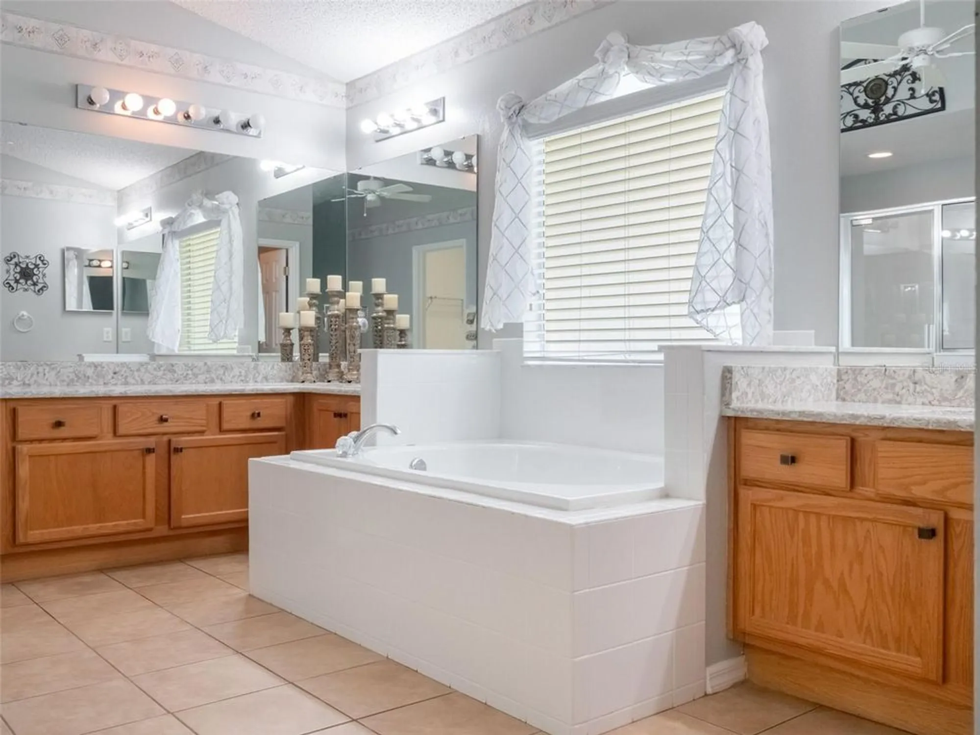 Property Slideshow image 20 of 36 | 25243 river crest dr, Leesburg, FL, 34748