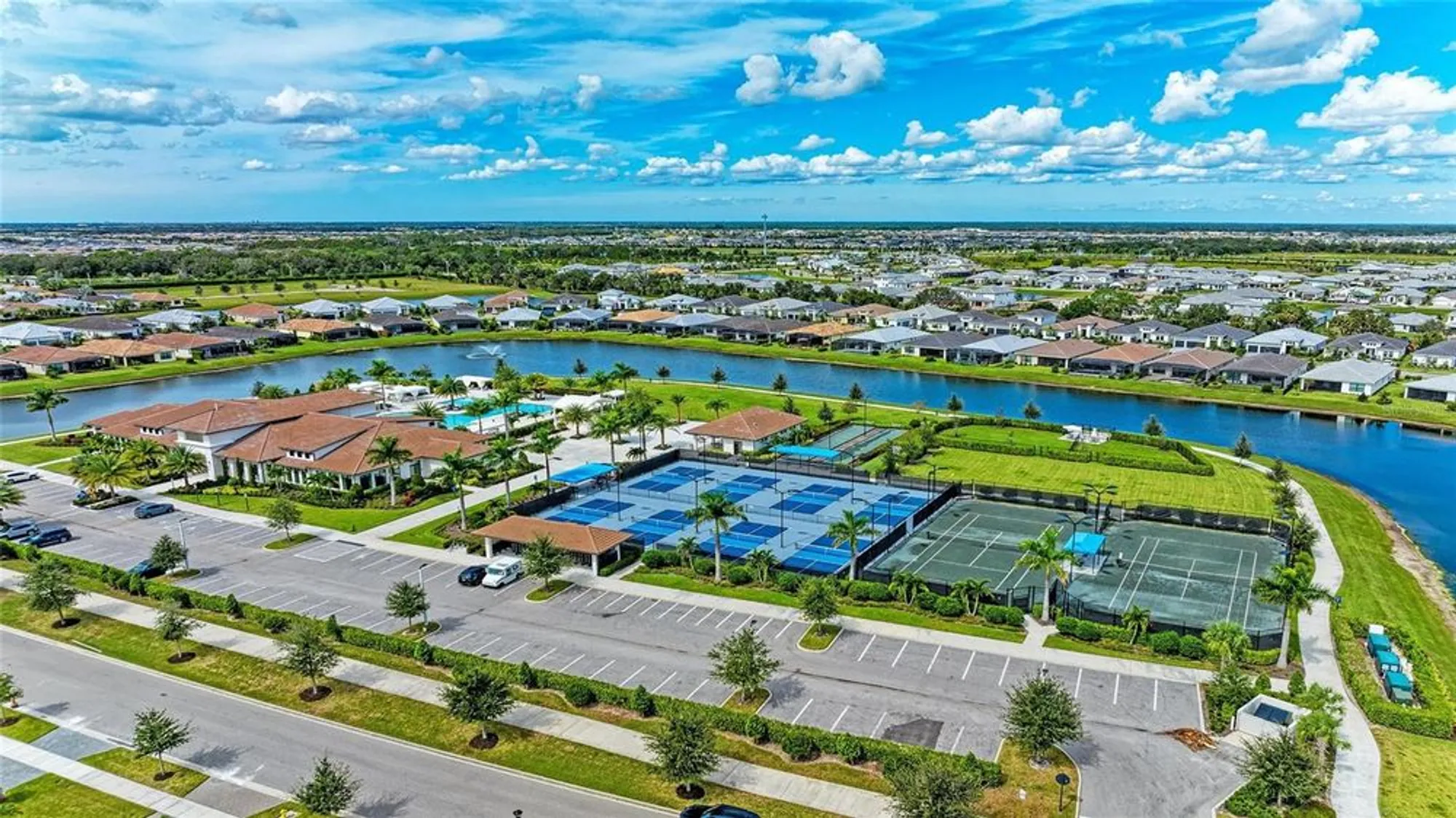 Property Slideshow image 39 of 66 | 18430 rockport pl, Lakewood Ranch, FL, 34211