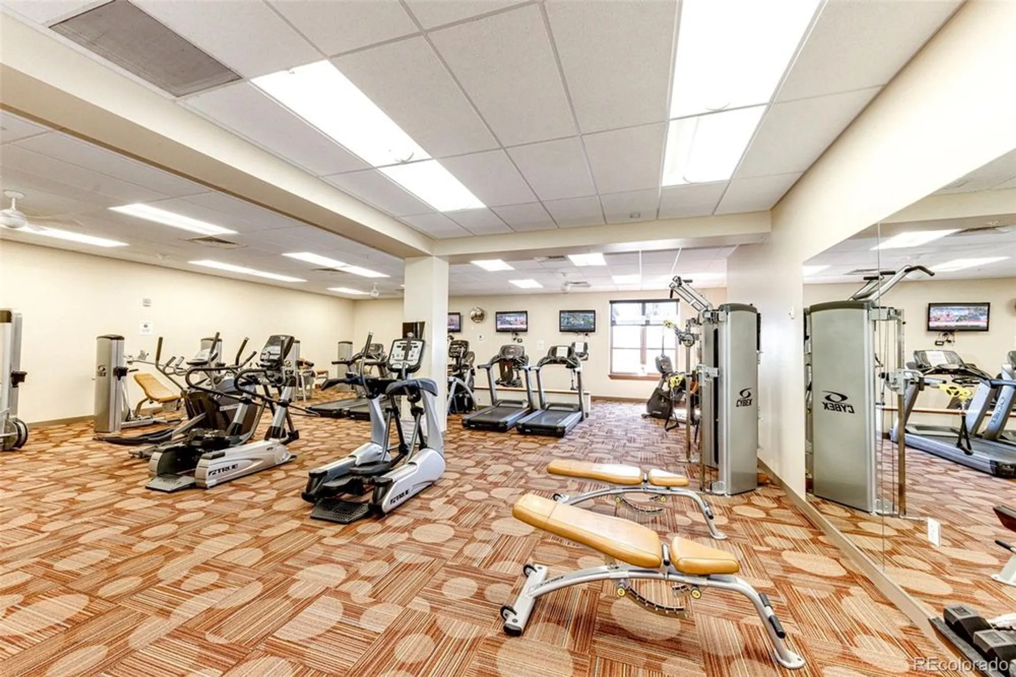 Property Slideshow image 26 of 36 | 14393 e marina dr, Aurora, CO, 80014