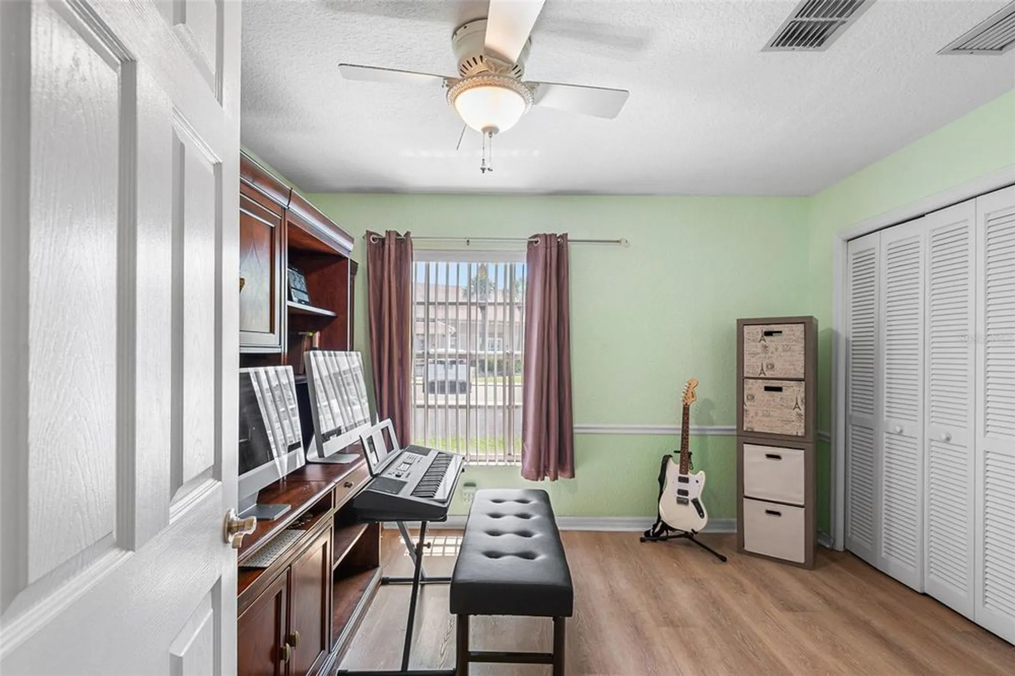 Property Slideshow image 30 of 68 | 543 clubhill dr, Haines City, FL, 33844