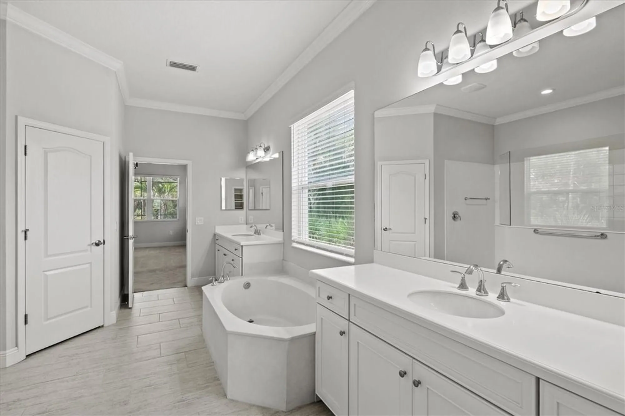 Property Slideshow image 26 of 85 | 12301 auburndale ct, Venice, FL, 34293