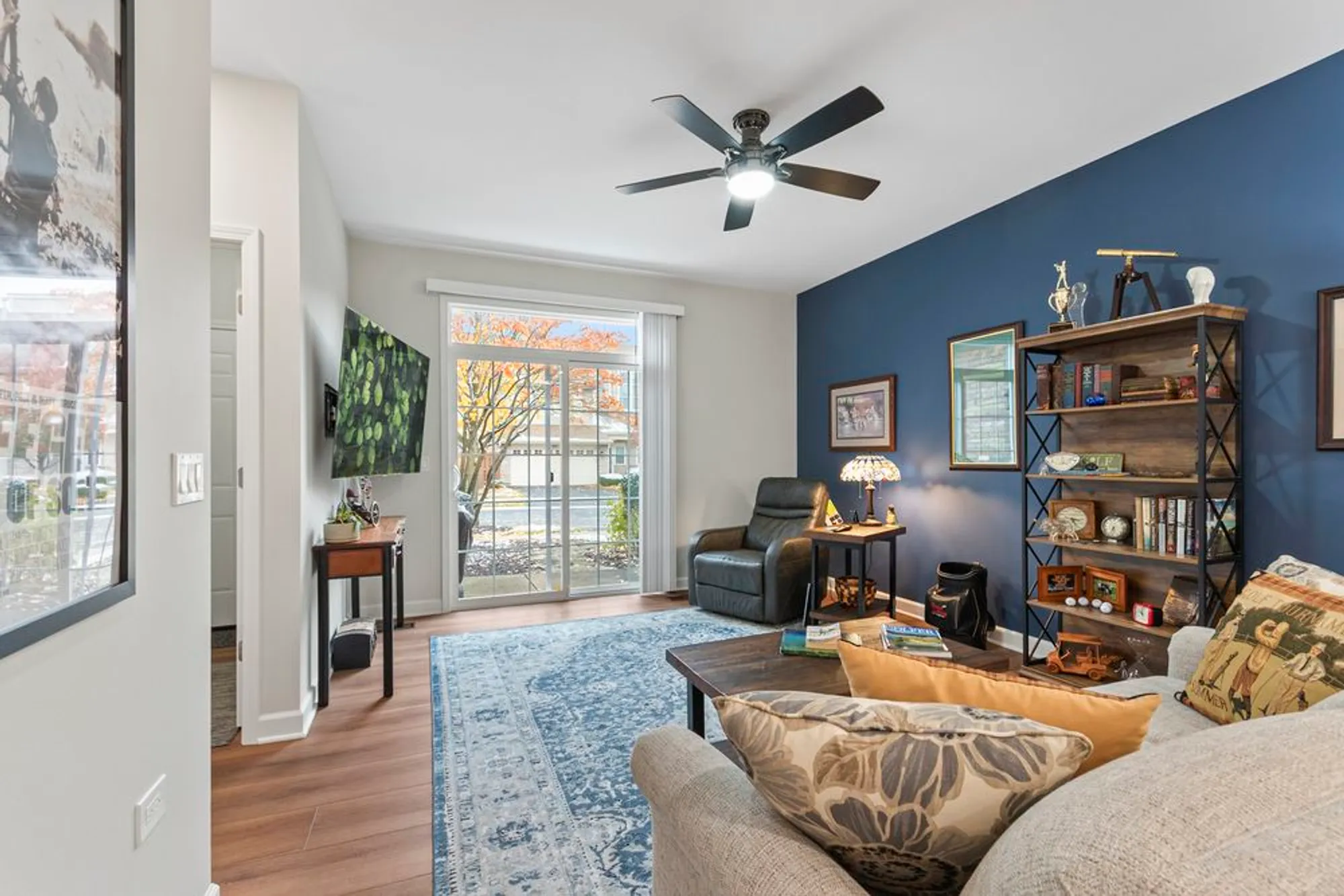 Property Slideshow image 9 of 31 | 631 belmont ln, Carol Stream, IL, 60188