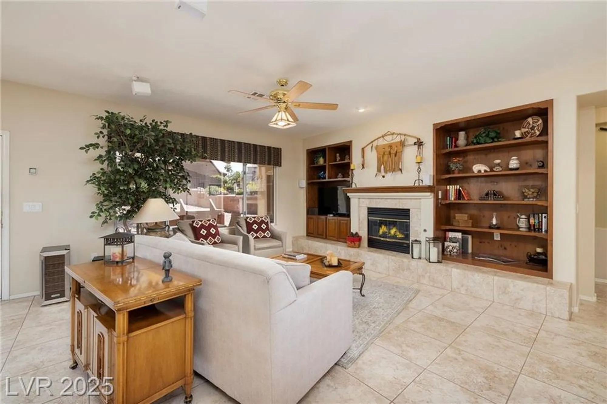 Property Slideshow image 8 of 39 | 1620 fieldbrook st, Henderson, NV, 89052