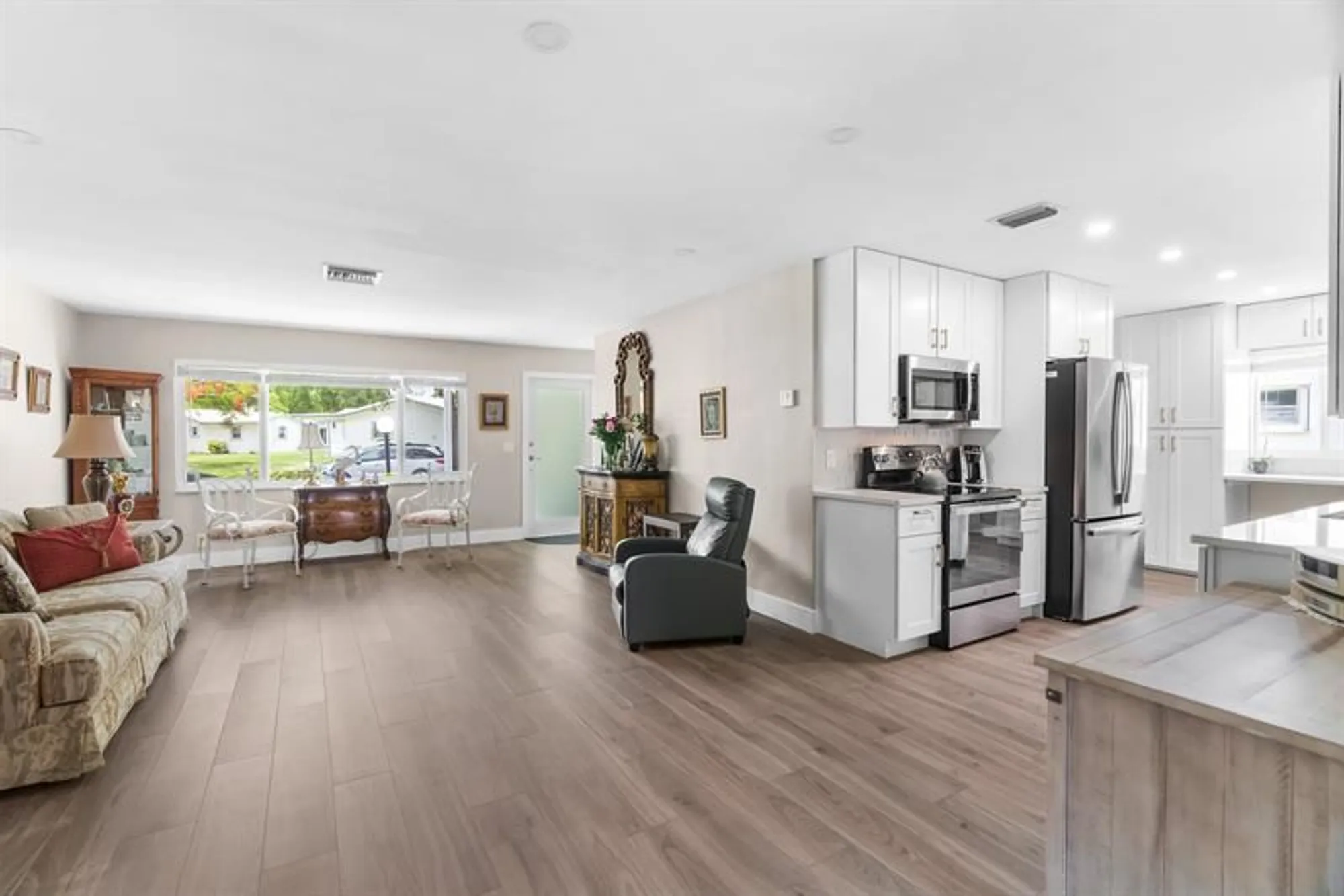 Property Slideshow image 10 of 59 | 8825 nw 14th st, Plantation, FL, 33322