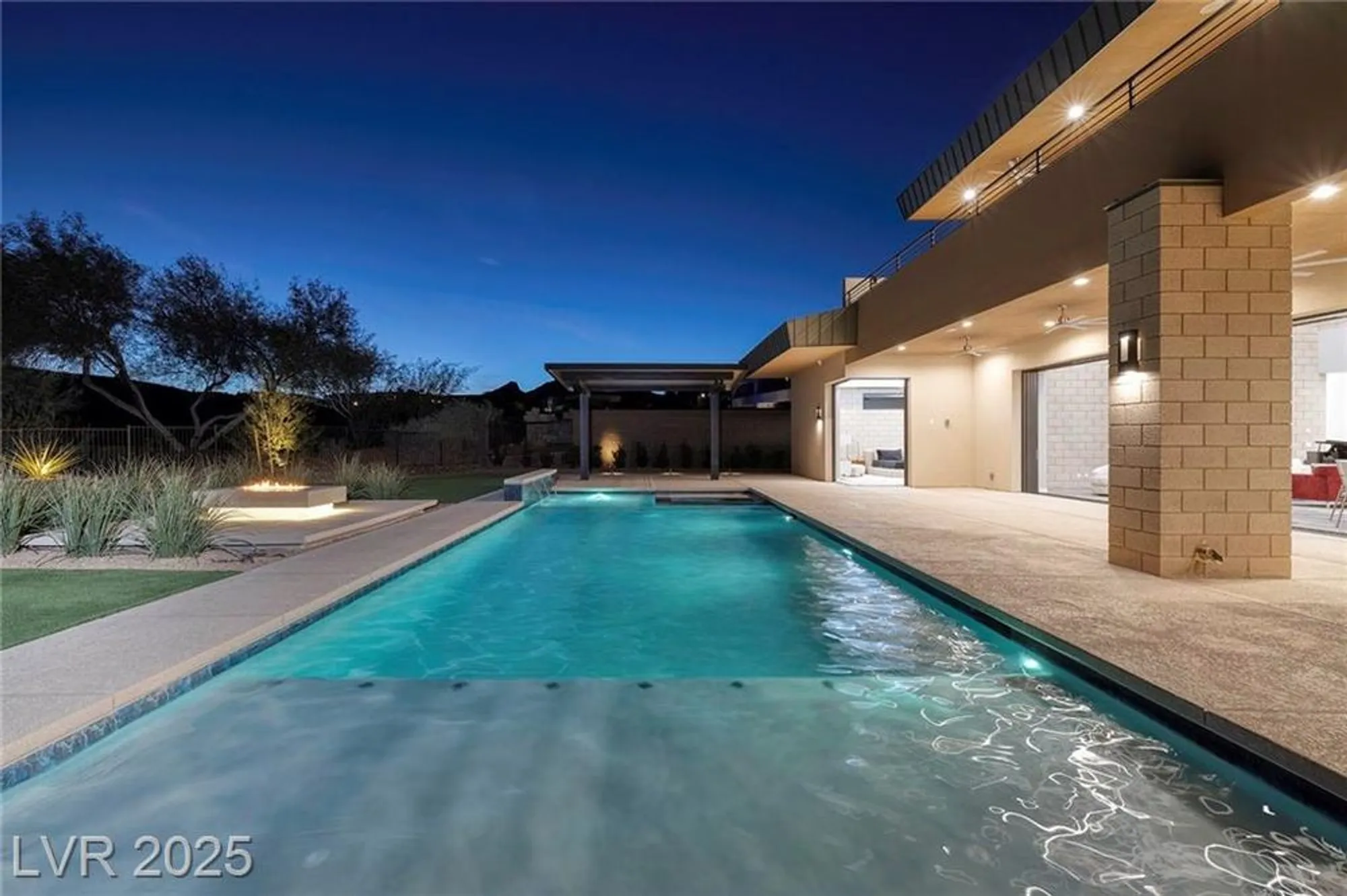 Property Slideshow image 42 of 65 | 37 reflection shores ln, Henderson, NV, 89011