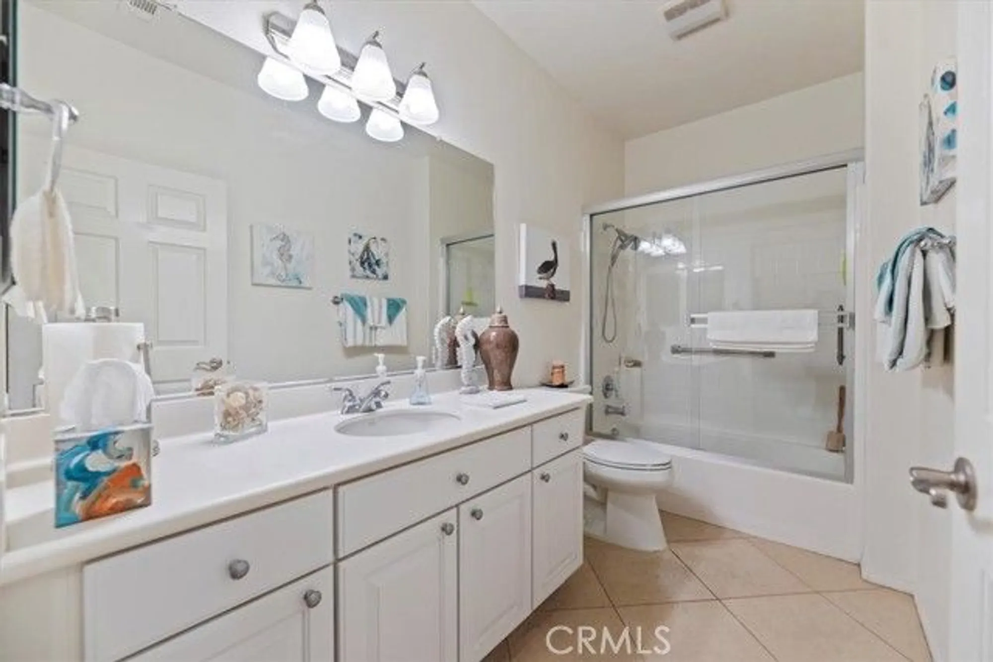 Property Slideshow image 17 of 37 | 17793 liberty ln, Fountain Valley, CA, 92708