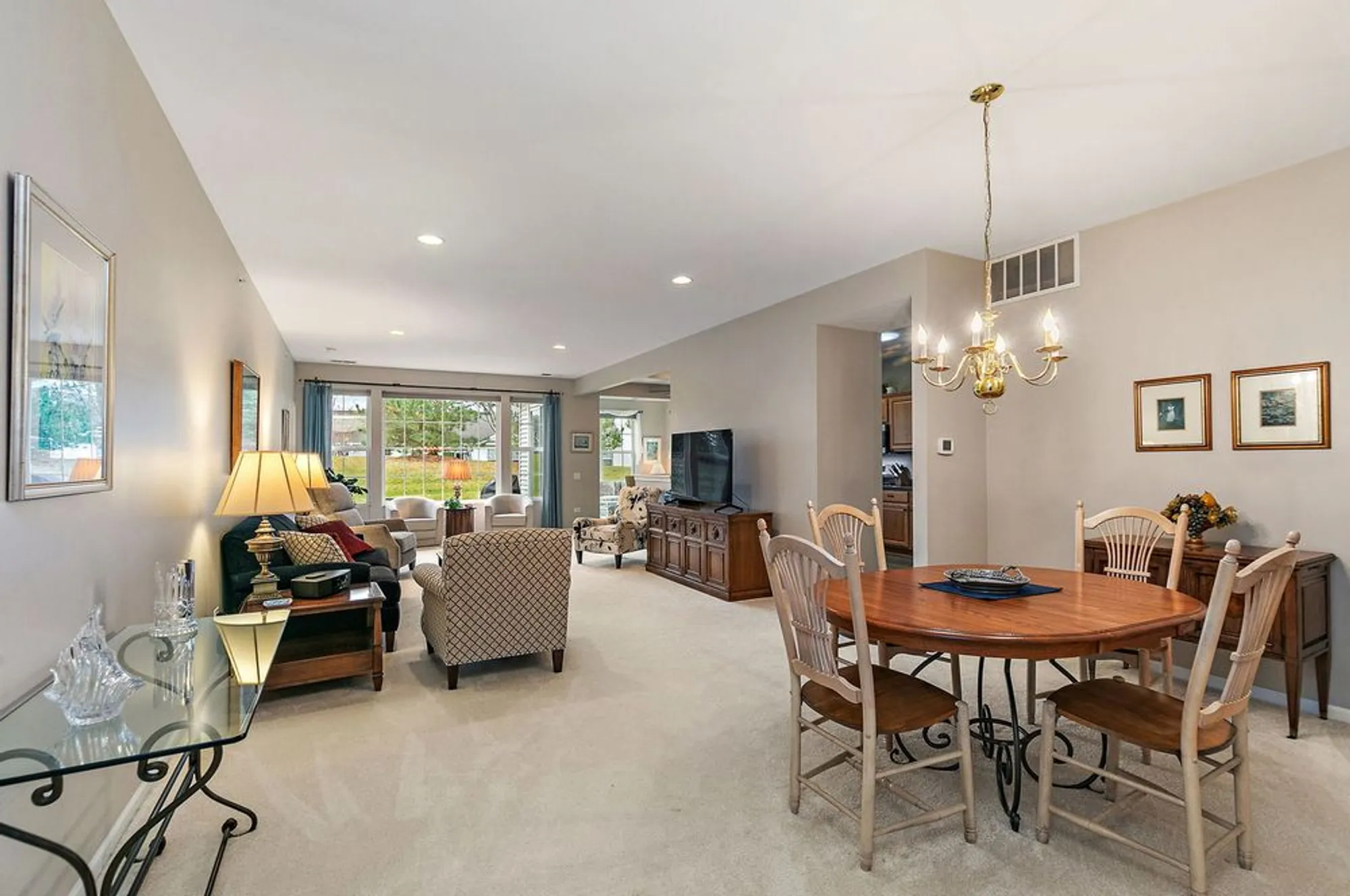 Property Slideshow image 3 of 24 | 13515 ivy dr, Huntley, IL, 60142