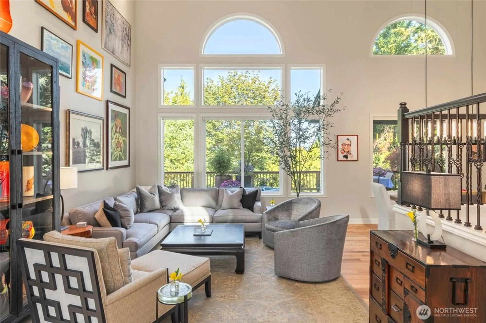 Property Slideshow image 4 of 38 | 12438 243rd pl, Redmond, WA, 98053