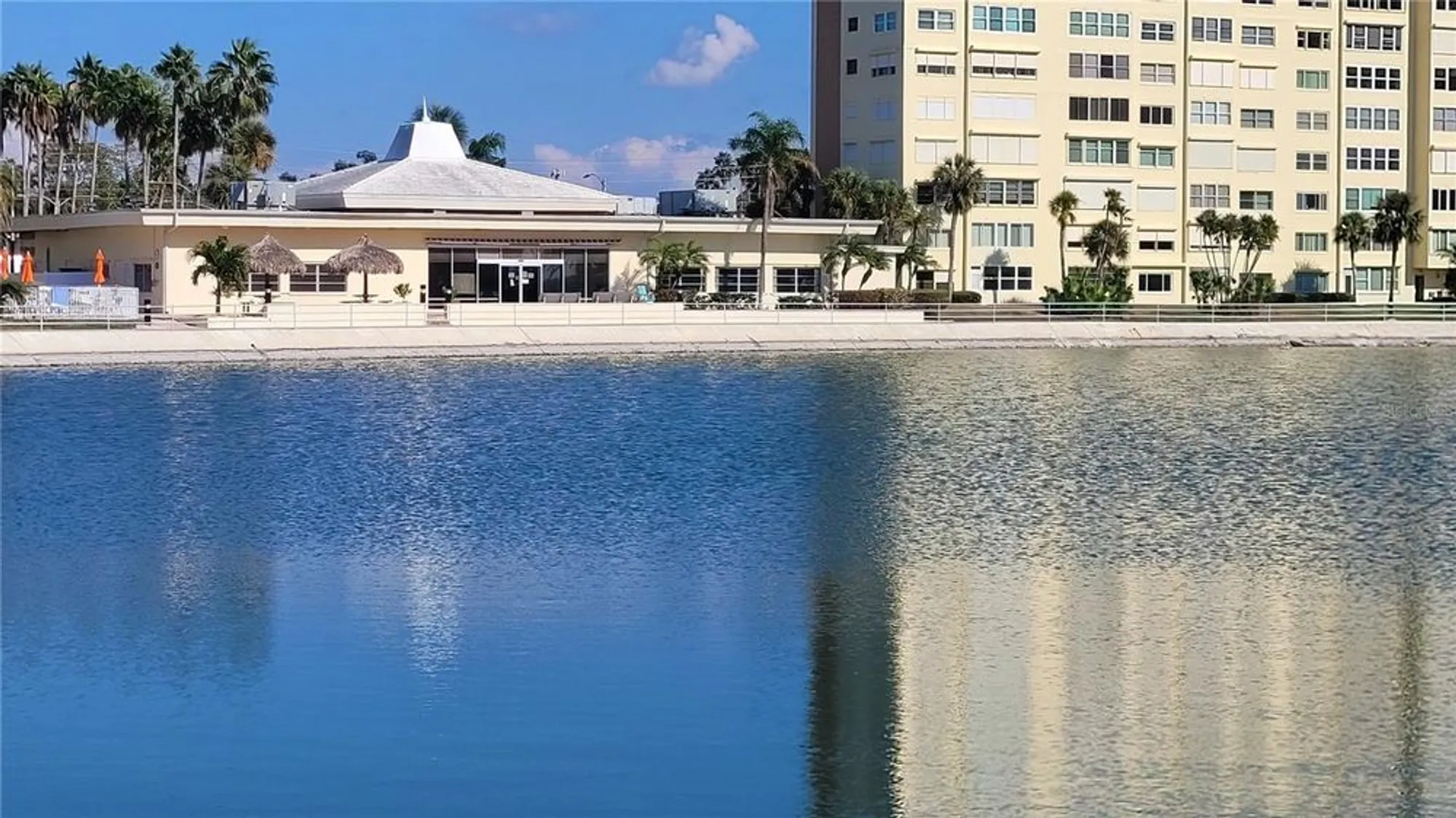 Property Slideshow image 19 of 32 | 4650 cove cir apt 111, St Petersburg, FL, 33708