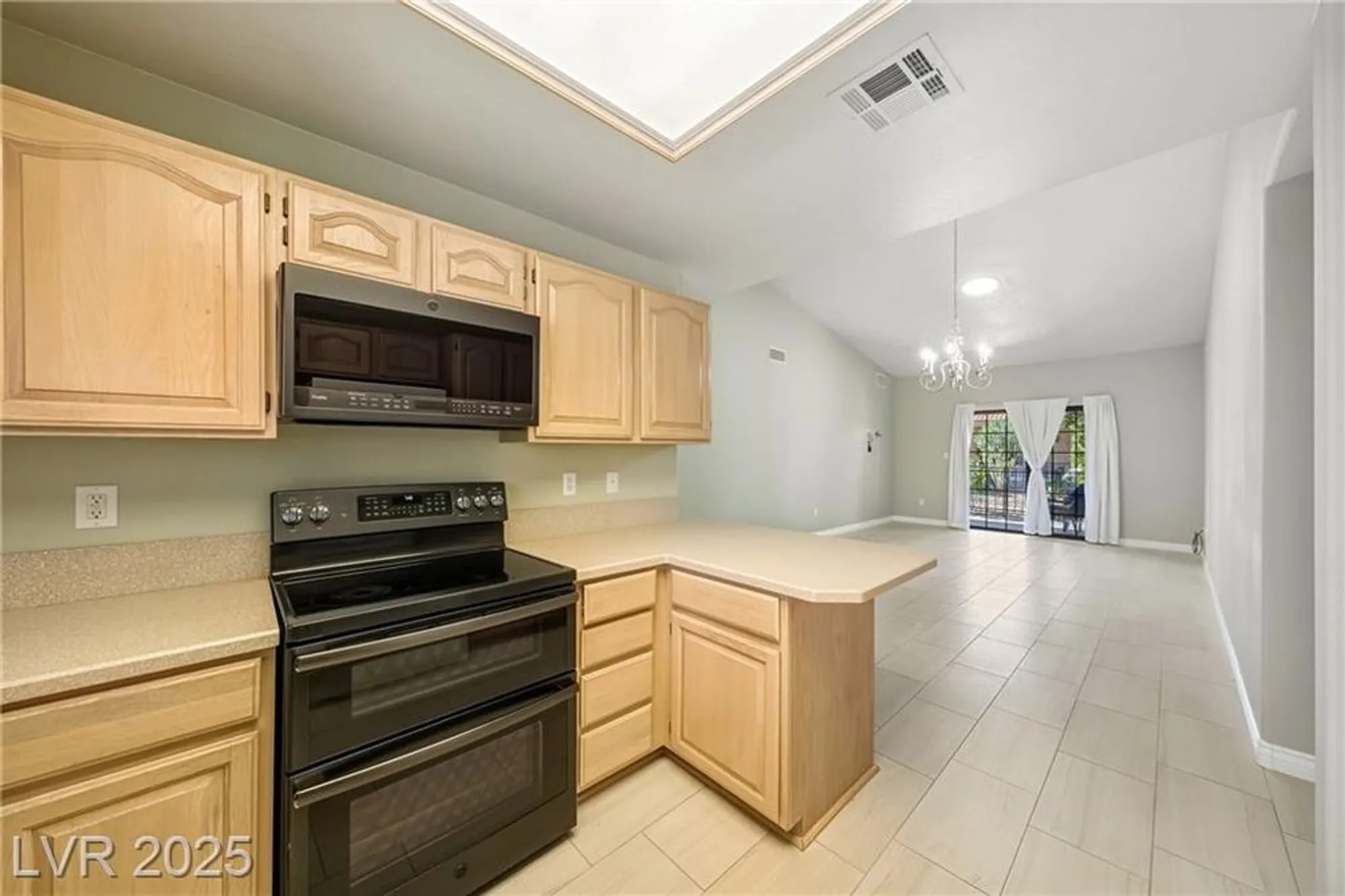 Property Slideshow image 8 of 28 | 2851 s valley view blvd 1039, Las Vegas, NV, 89102