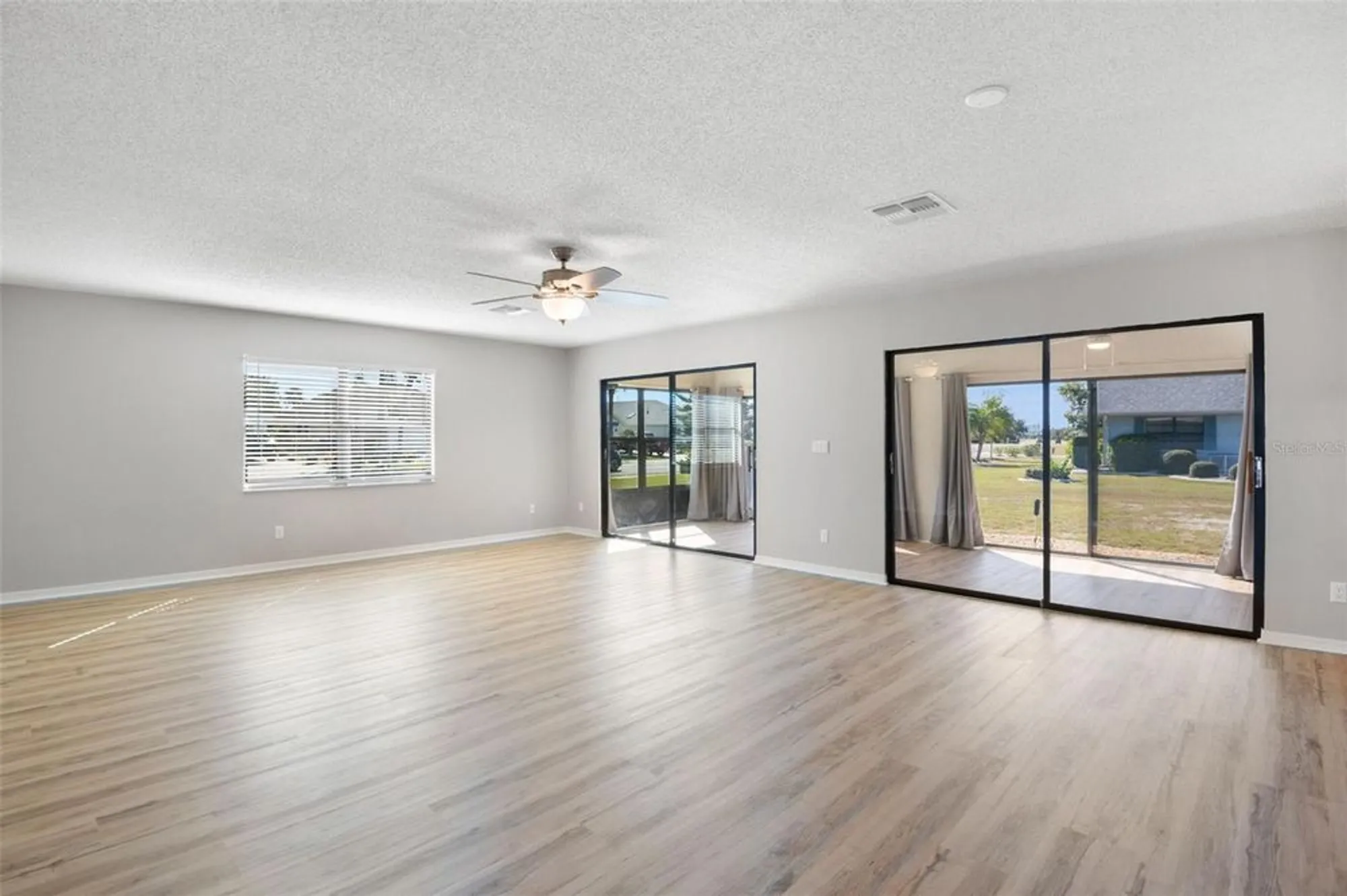 Property Slideshow image 13 of 51 | 302 linger ln, Sun City Center, FL, 33573