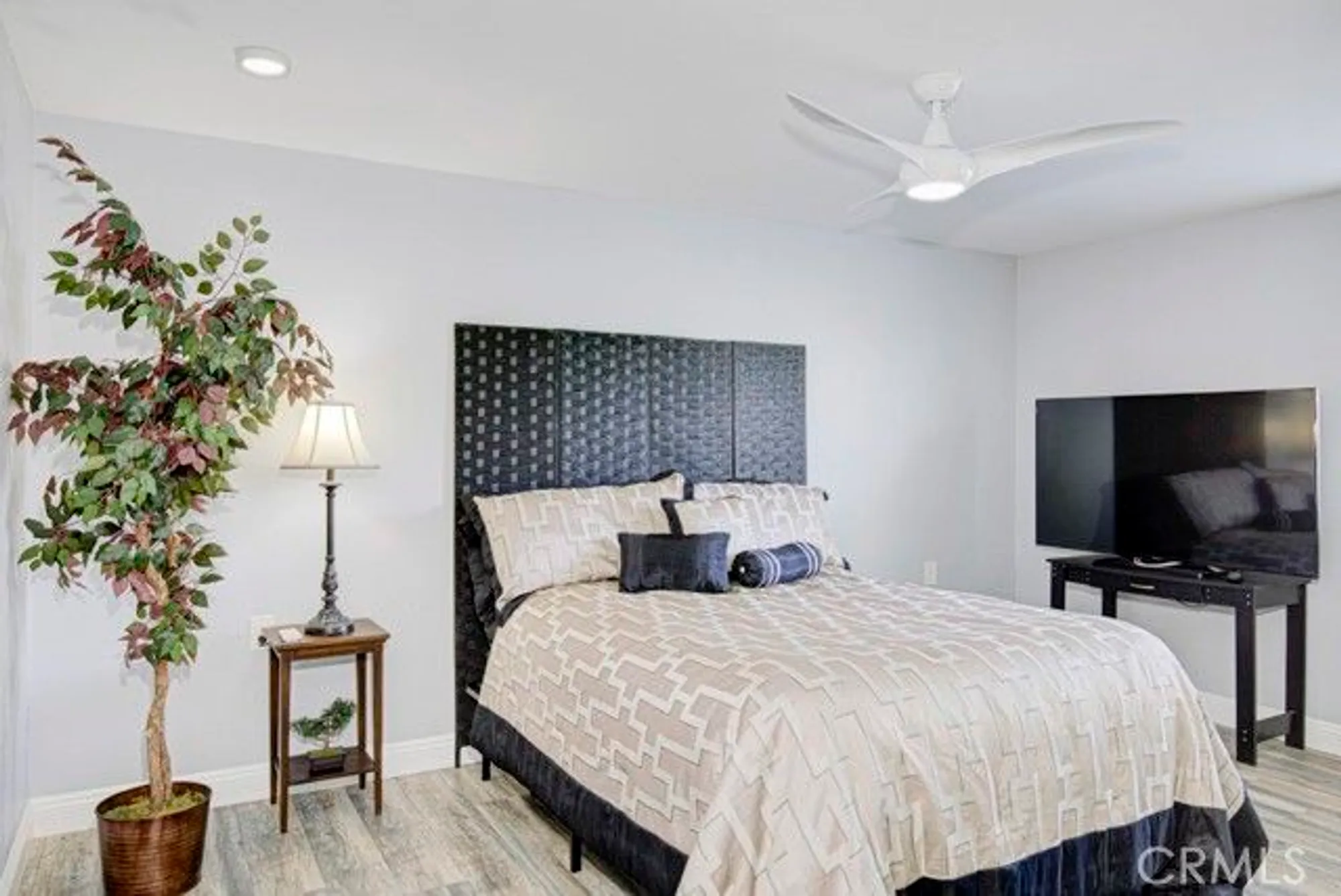 Property Slideshow image 17 of 32 | 245 calle aragon c, Laguna Woods, CA, 92637