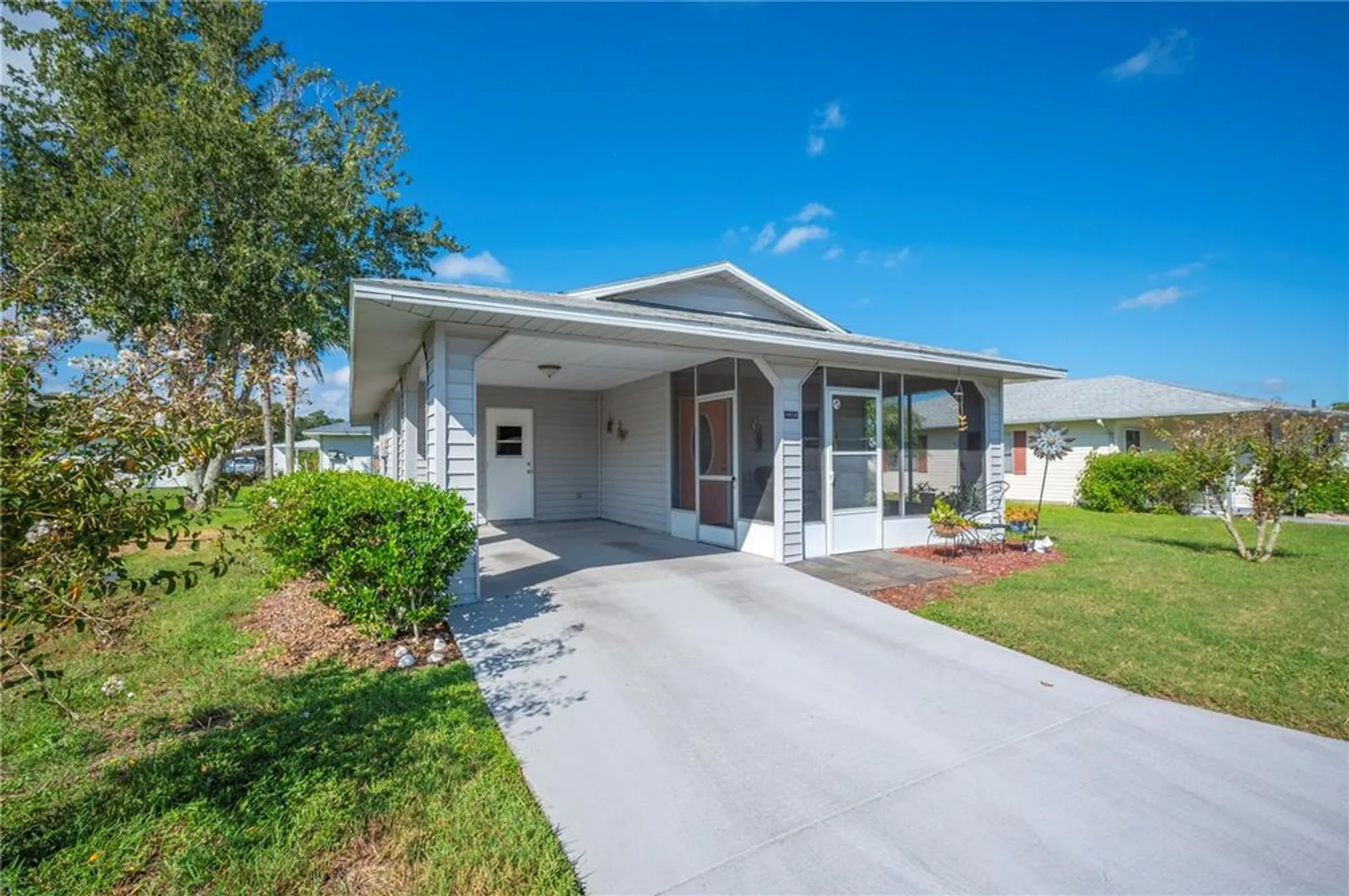 Property Slideshow image 29 of 39 | 4829 colonnades cir, Lakeland, FL, 33811