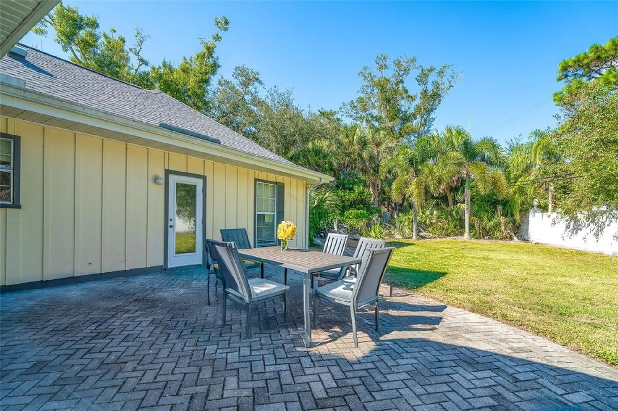Property Slideshow image 31 of 43 | 12 golf view dr, Englewood, FL, 34223