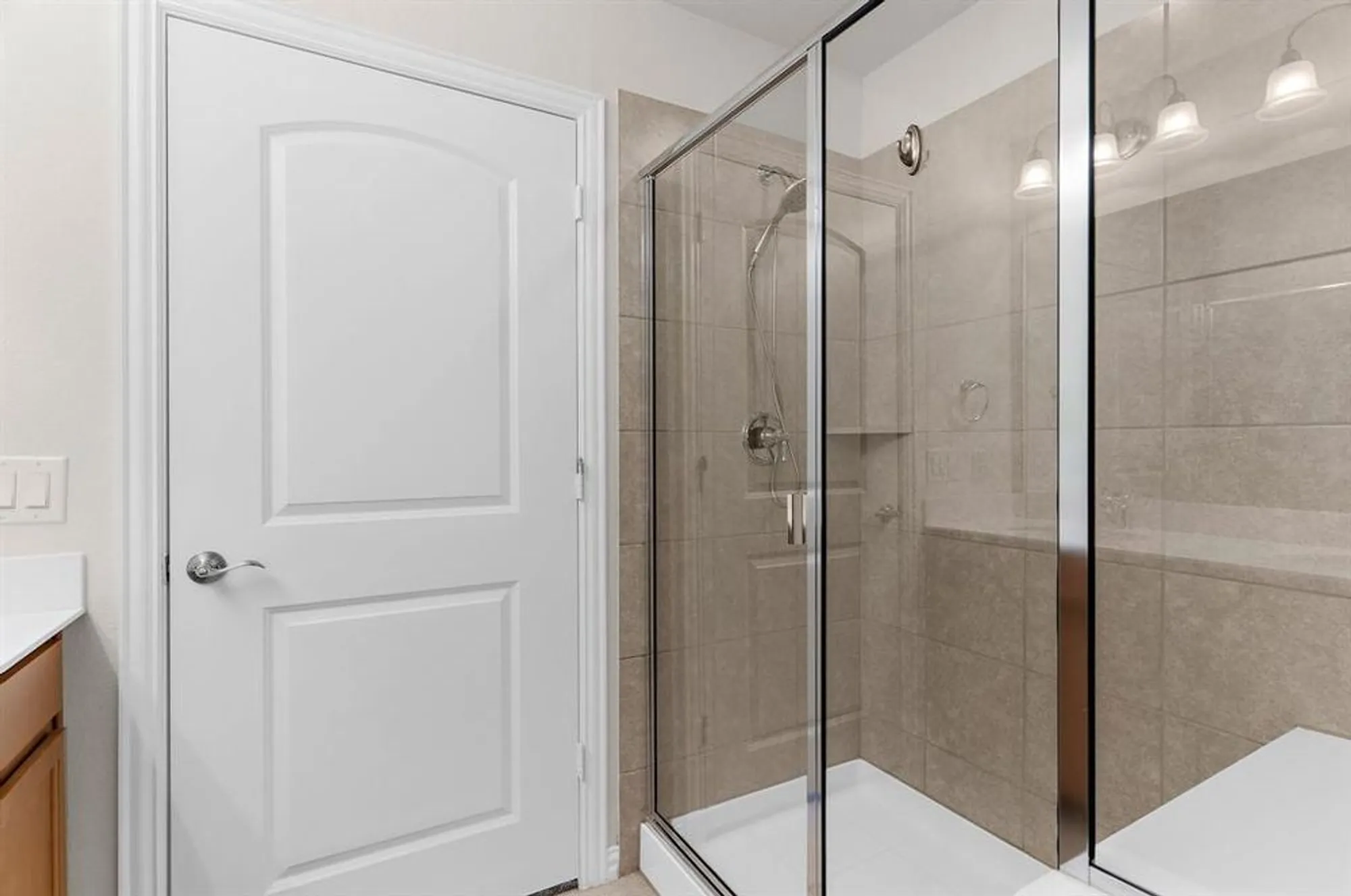 Property Slideshow image 19 of 30 | 825 hidden eddy dr, Mckinney, TX, 75071