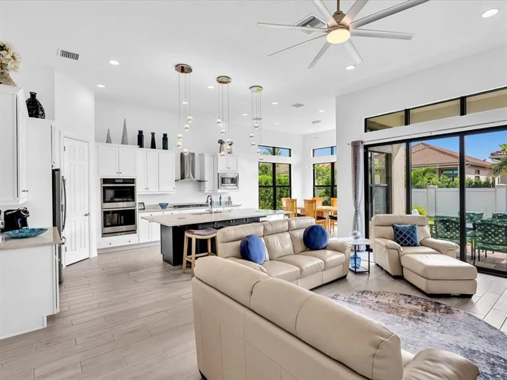 Property Slideshow image 11 of 98 | 8928 bastille cir e, Parkland, FL, 33076