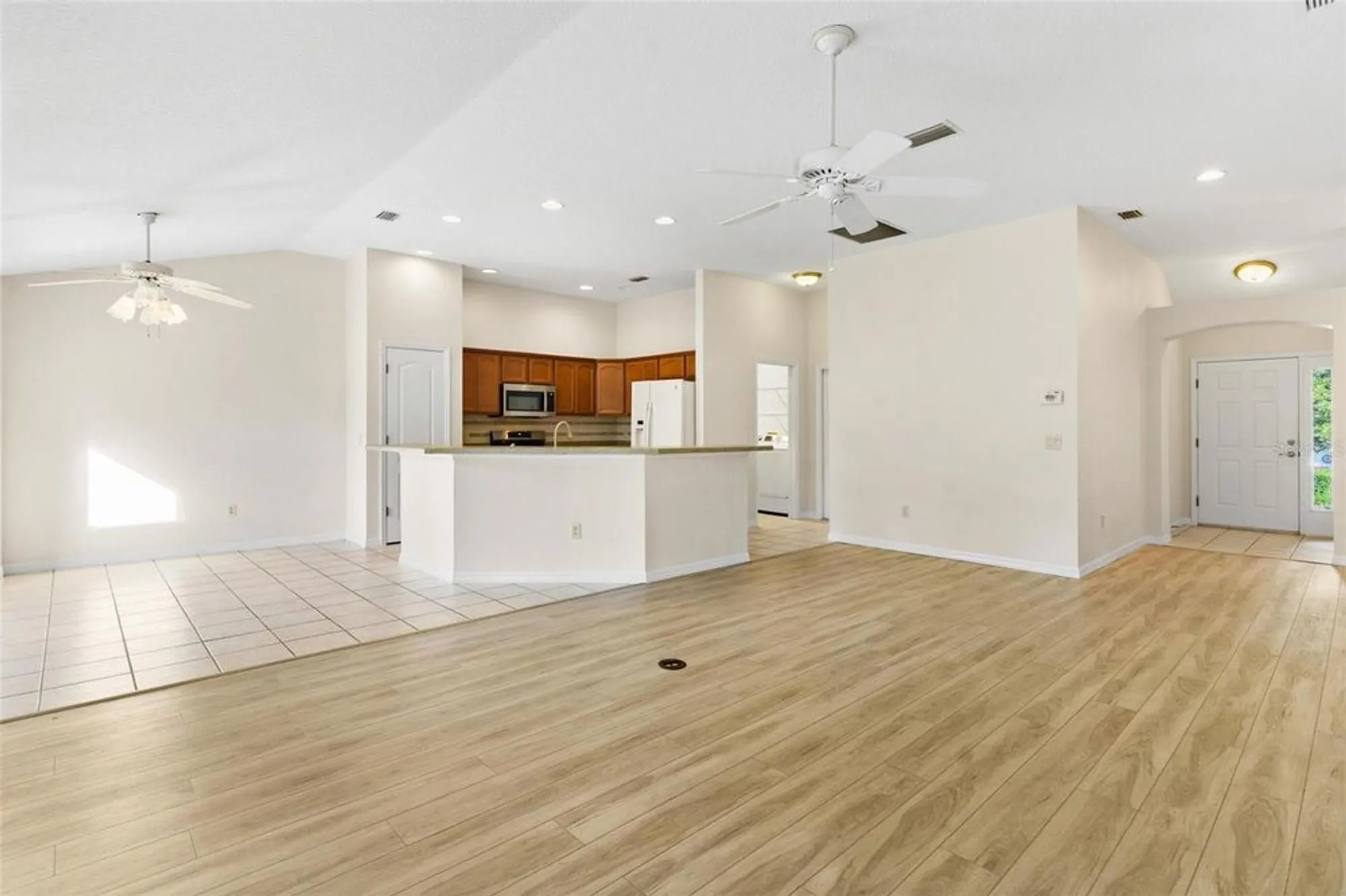 Property Slideshow image 4 of 44 | 471 gaskin ln, The Villages, FL, 32162