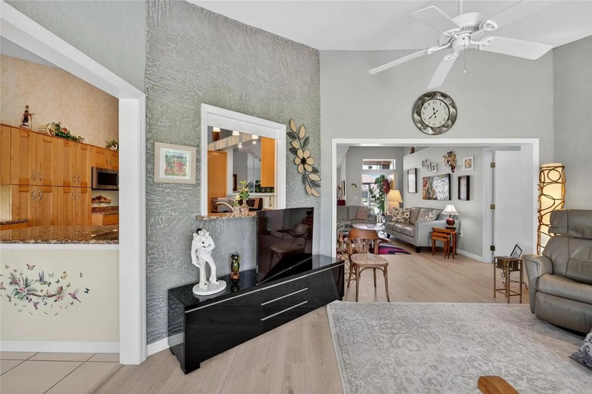 Property Slideshow image 15 of 73 | 326 caloosa palms ct, Sun City Center, FL, 33573