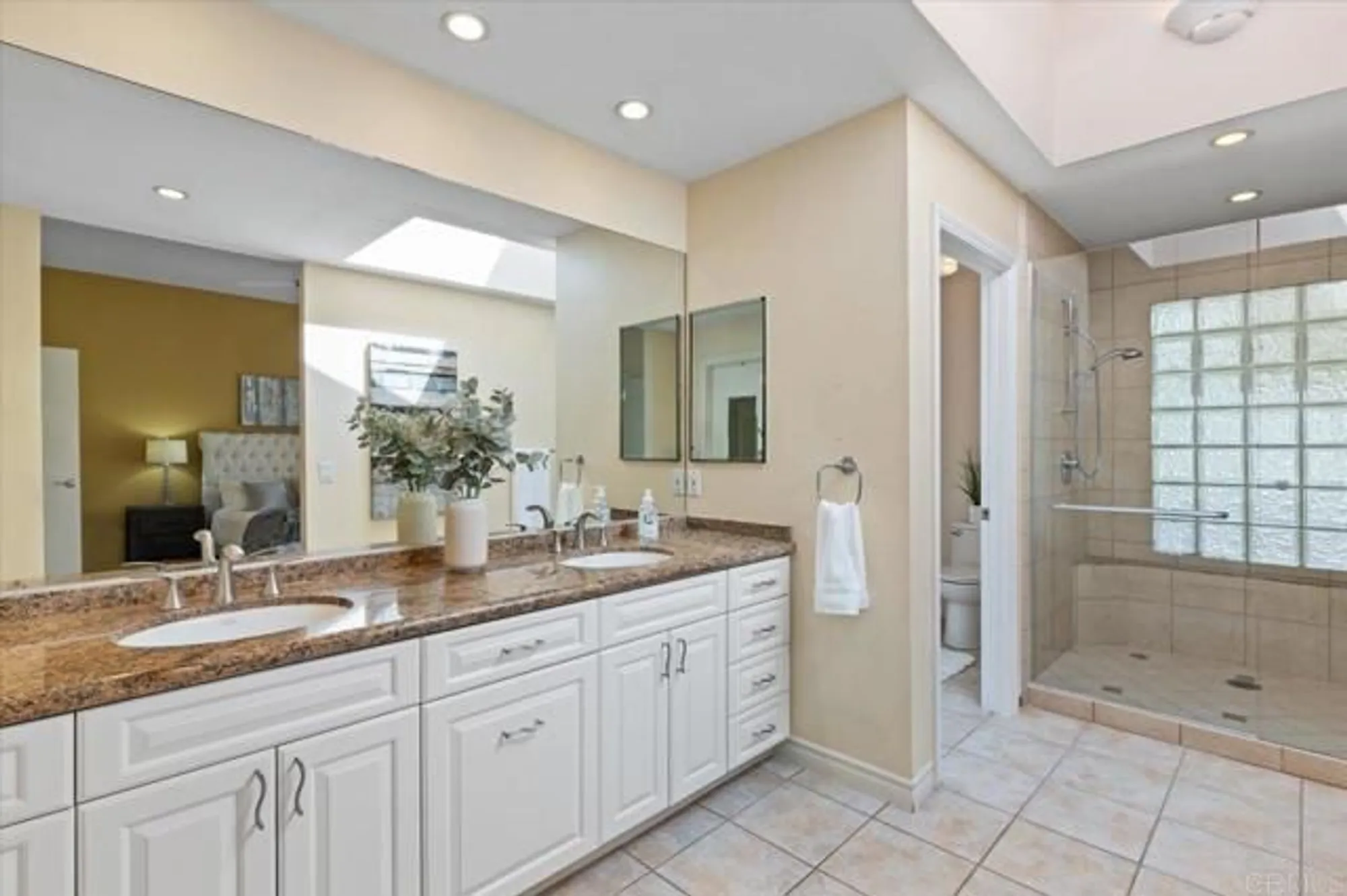 Property Slideshow image 26 of 59 | 1054 la sombra dr, San Marcos, CA, 92078
