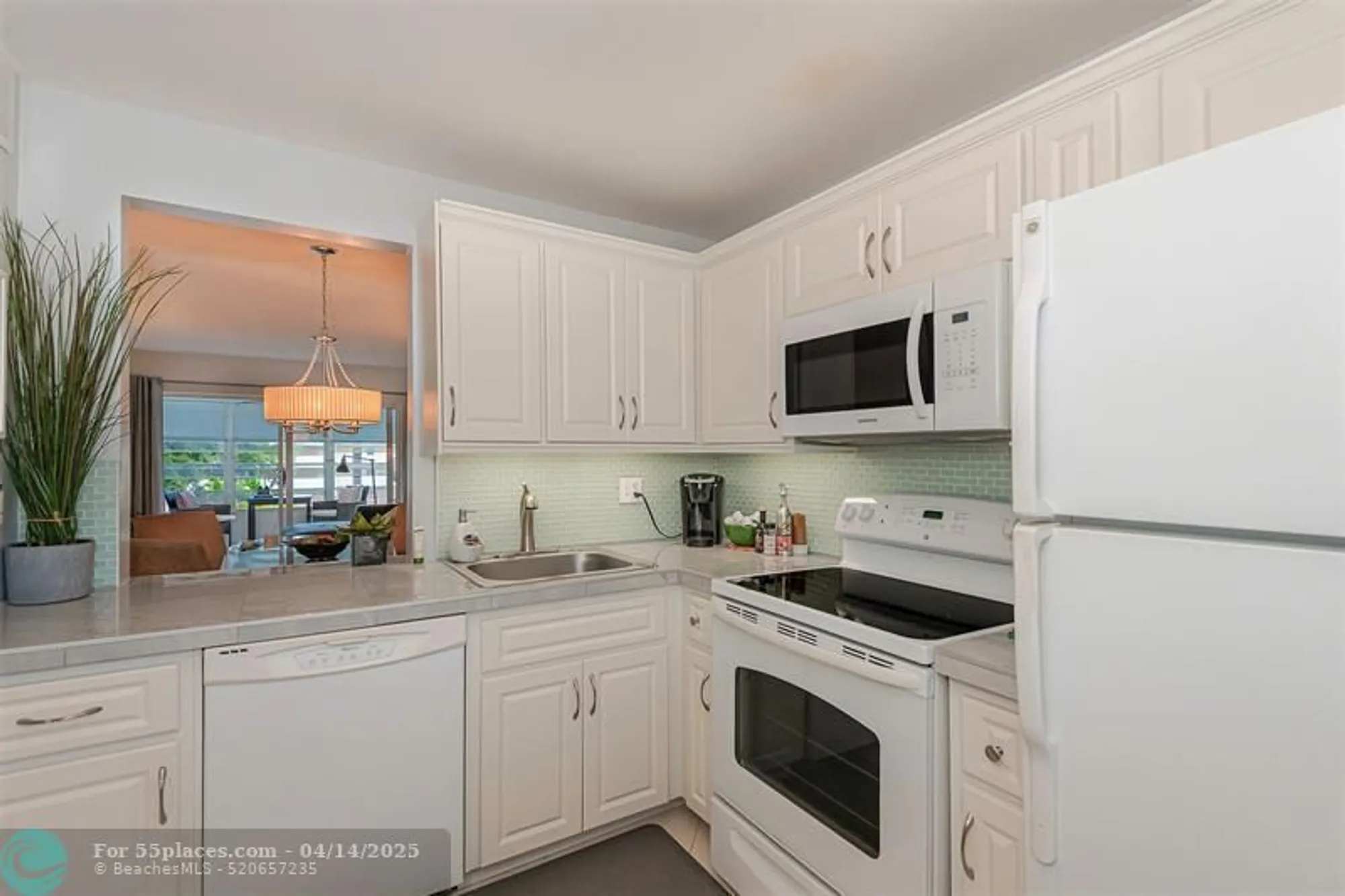 Property Slideshow image 12 of 36 | 2861 nw 47th ter apt 303, Lauderdale Lakes, FL, 33313