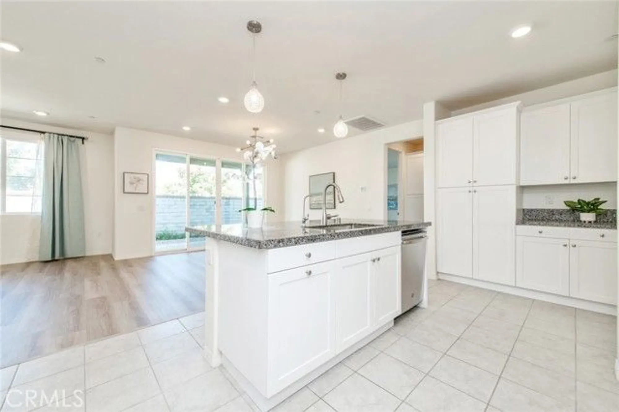 Property Slideshow image 13 of 50 | 4522 s afton privado, Ontario, CA, 91761